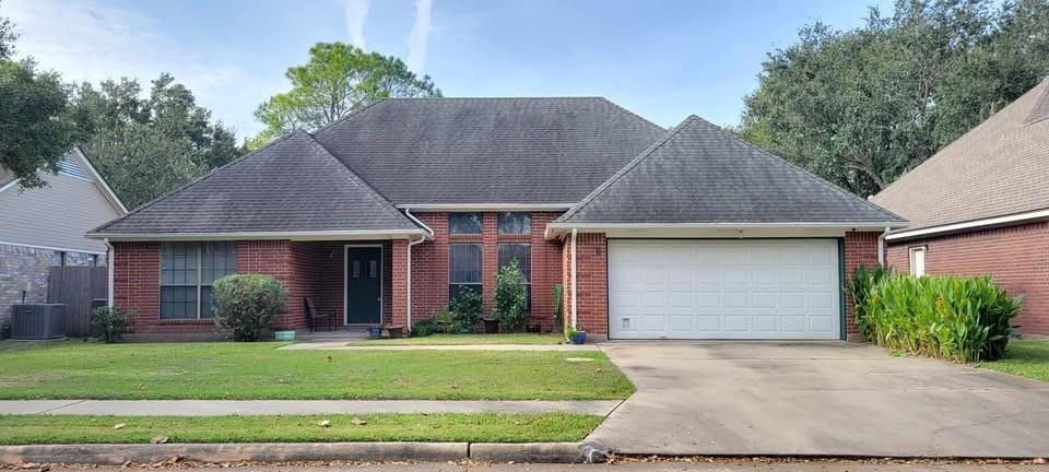 Janthina St, Bay City, TX 77414