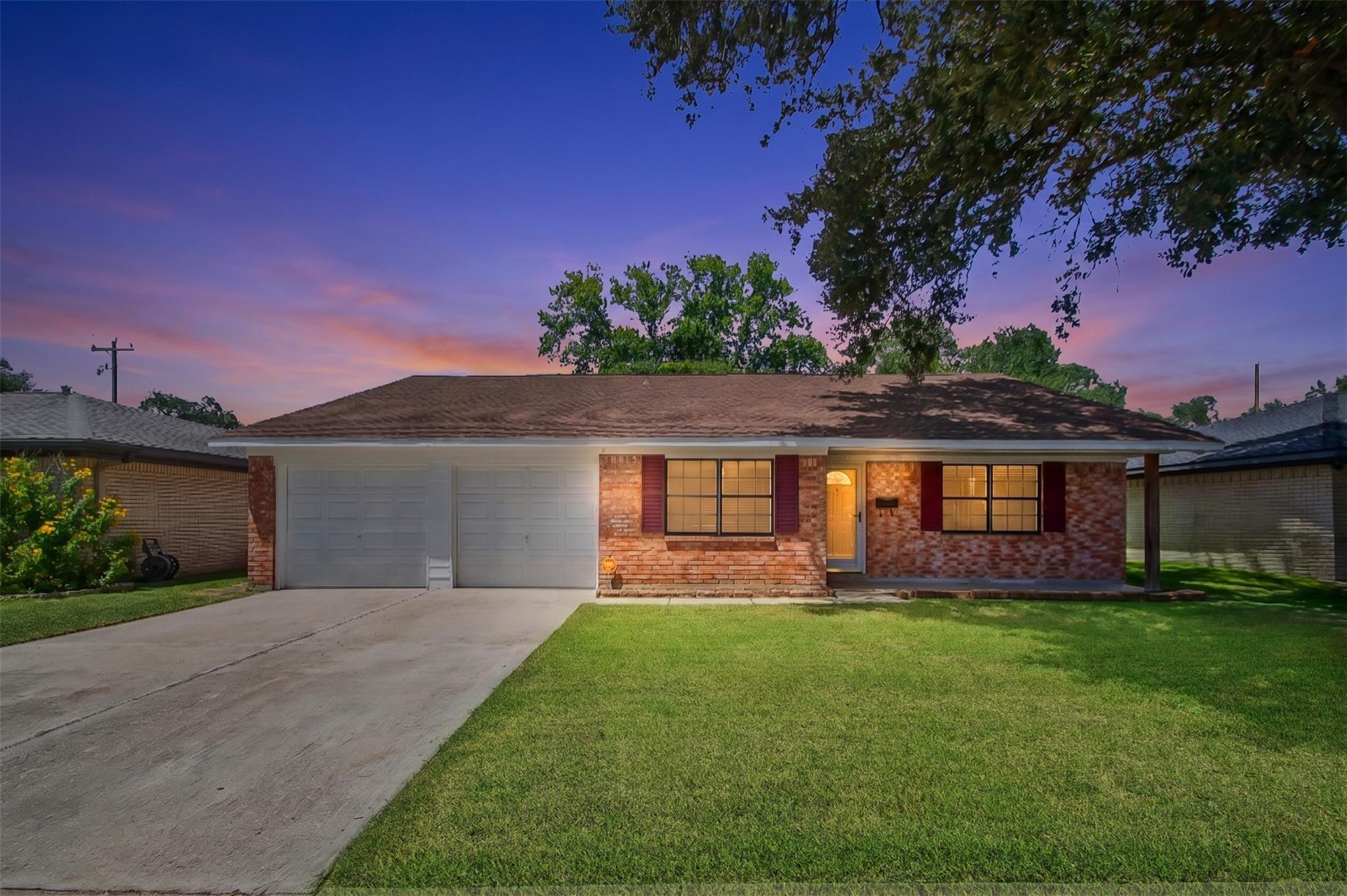 E 13th St, Deer Park, TX 77536