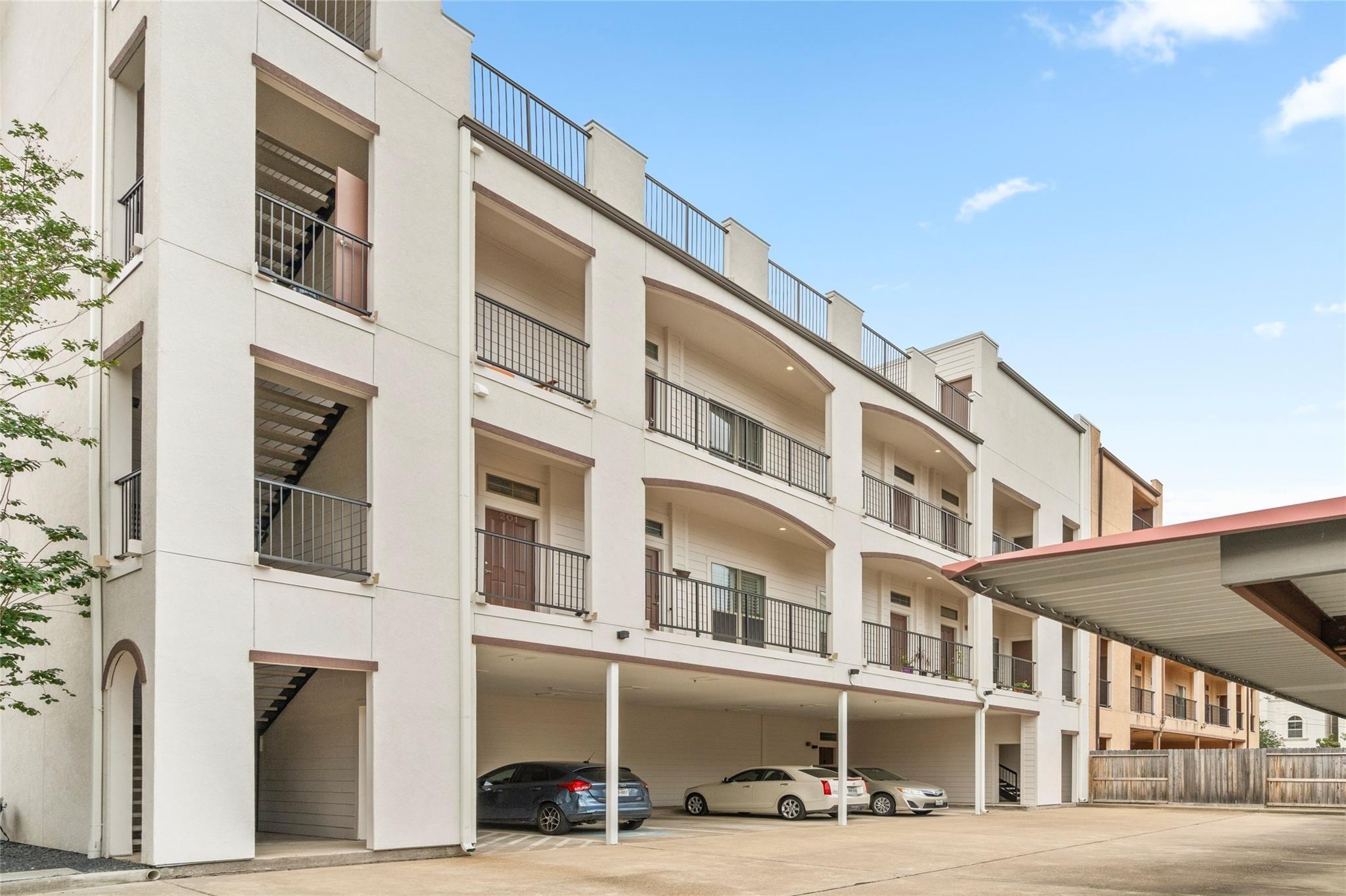 Jackson Hill St, Houston, TX 77007