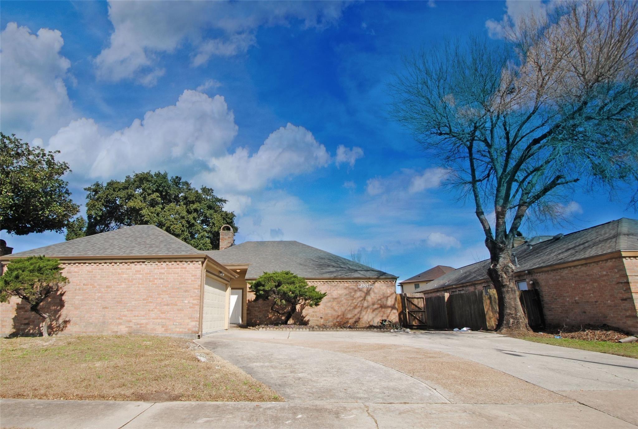 Newbrook Dr, Houston, TX 77072