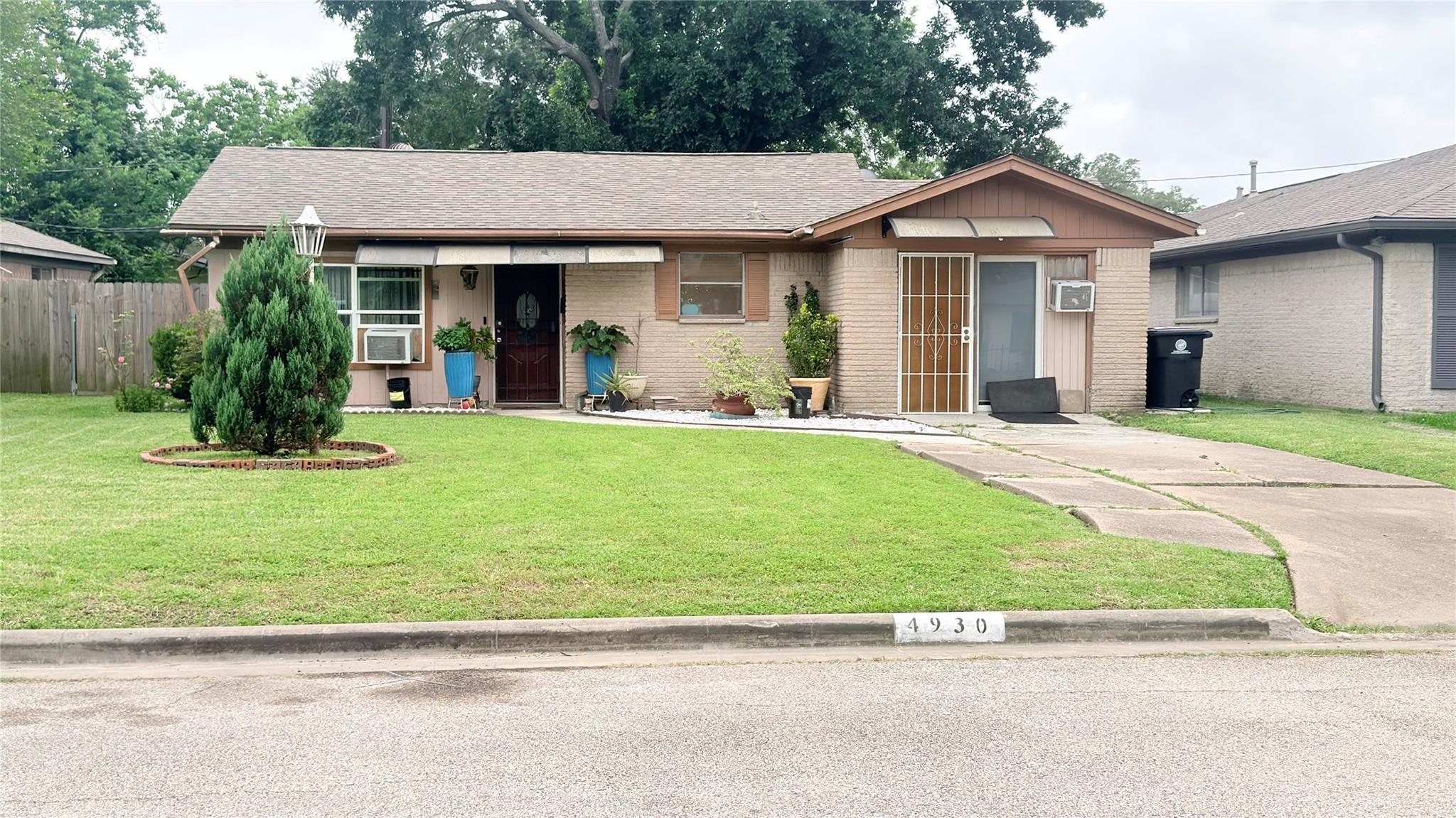Teton St, Houston, TX 77033