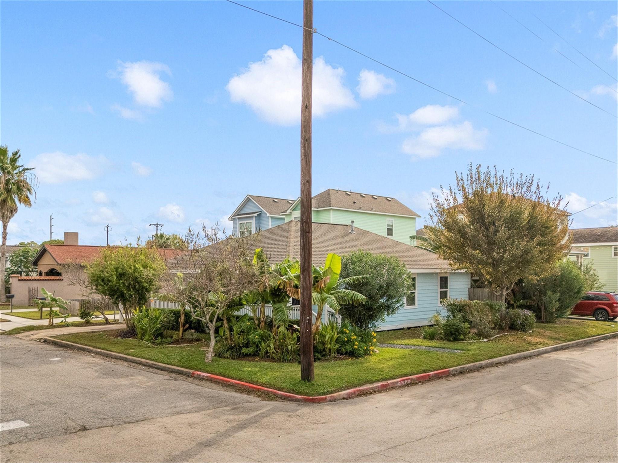 55th St, Galveston, TX 77551