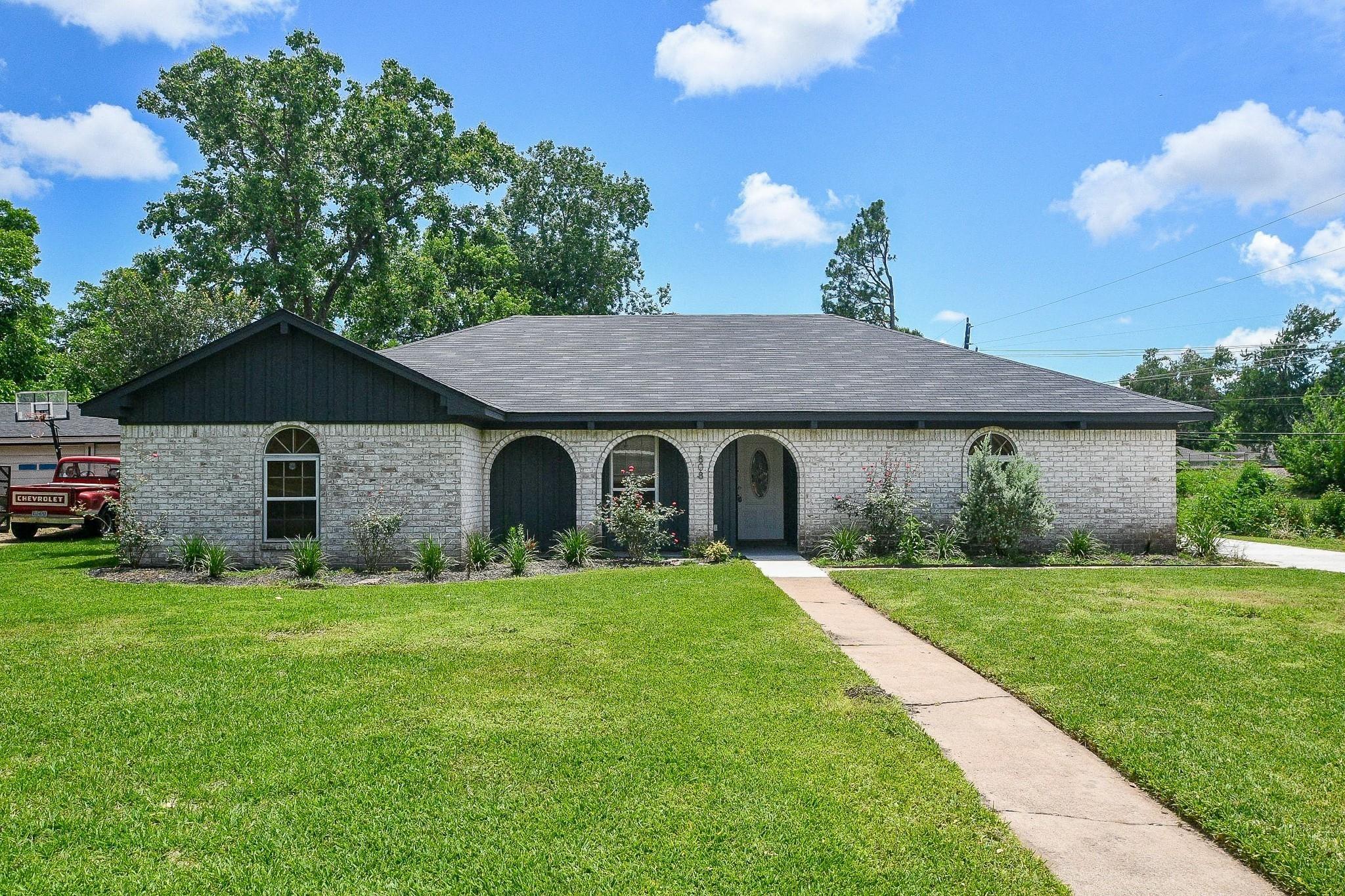 Long Dr, Richmond, TX 77469