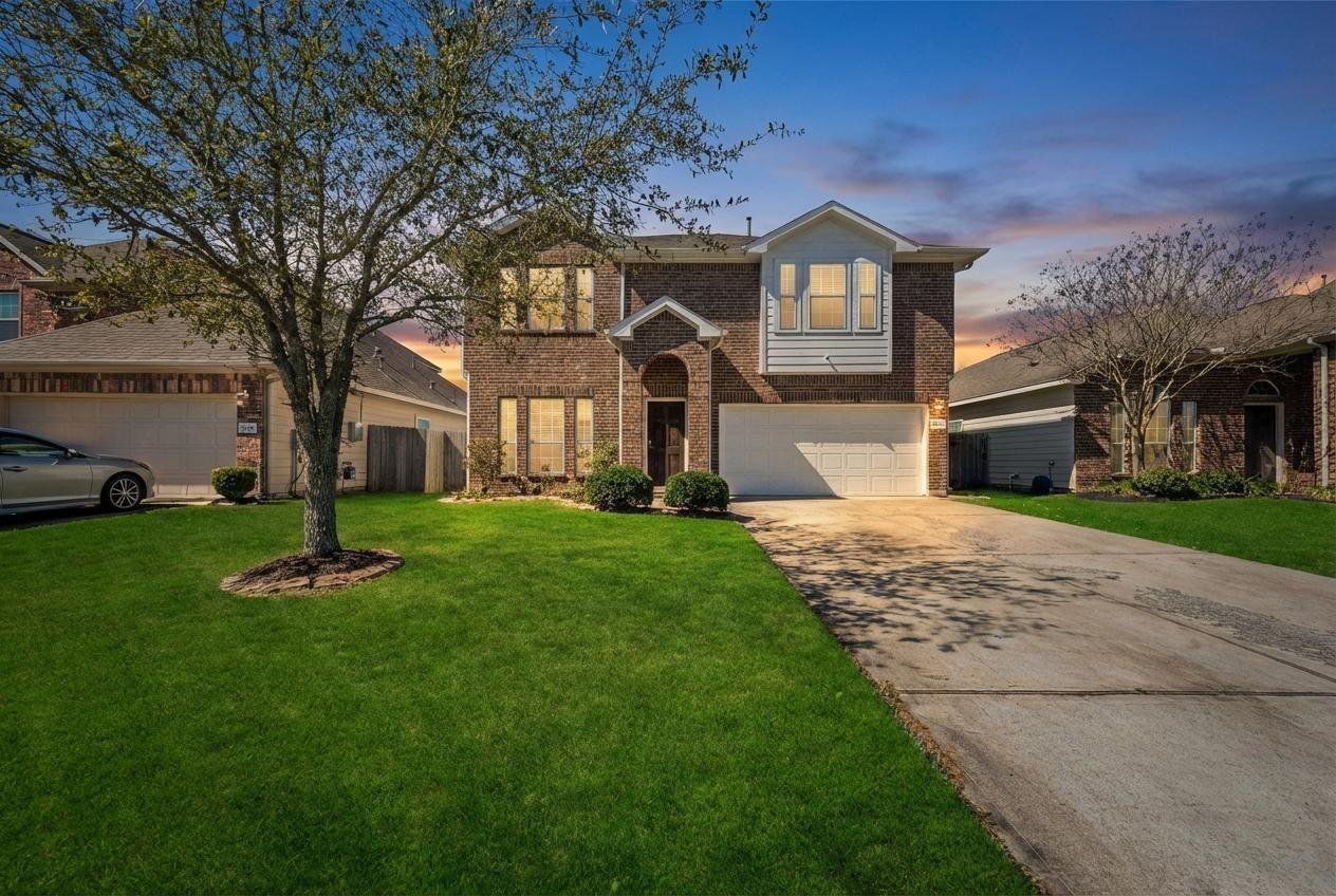 Forest Village Cir, La Marque, TX 77568