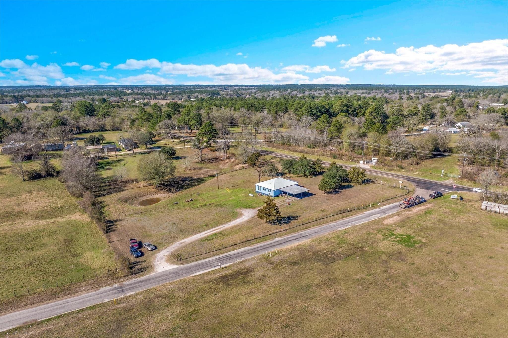 Walker Loop, Huntsville, TX 77340