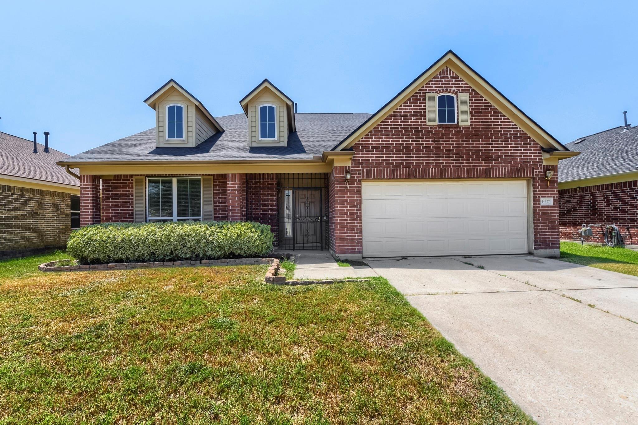 Round Mountain Dr, Houston, TX 77090