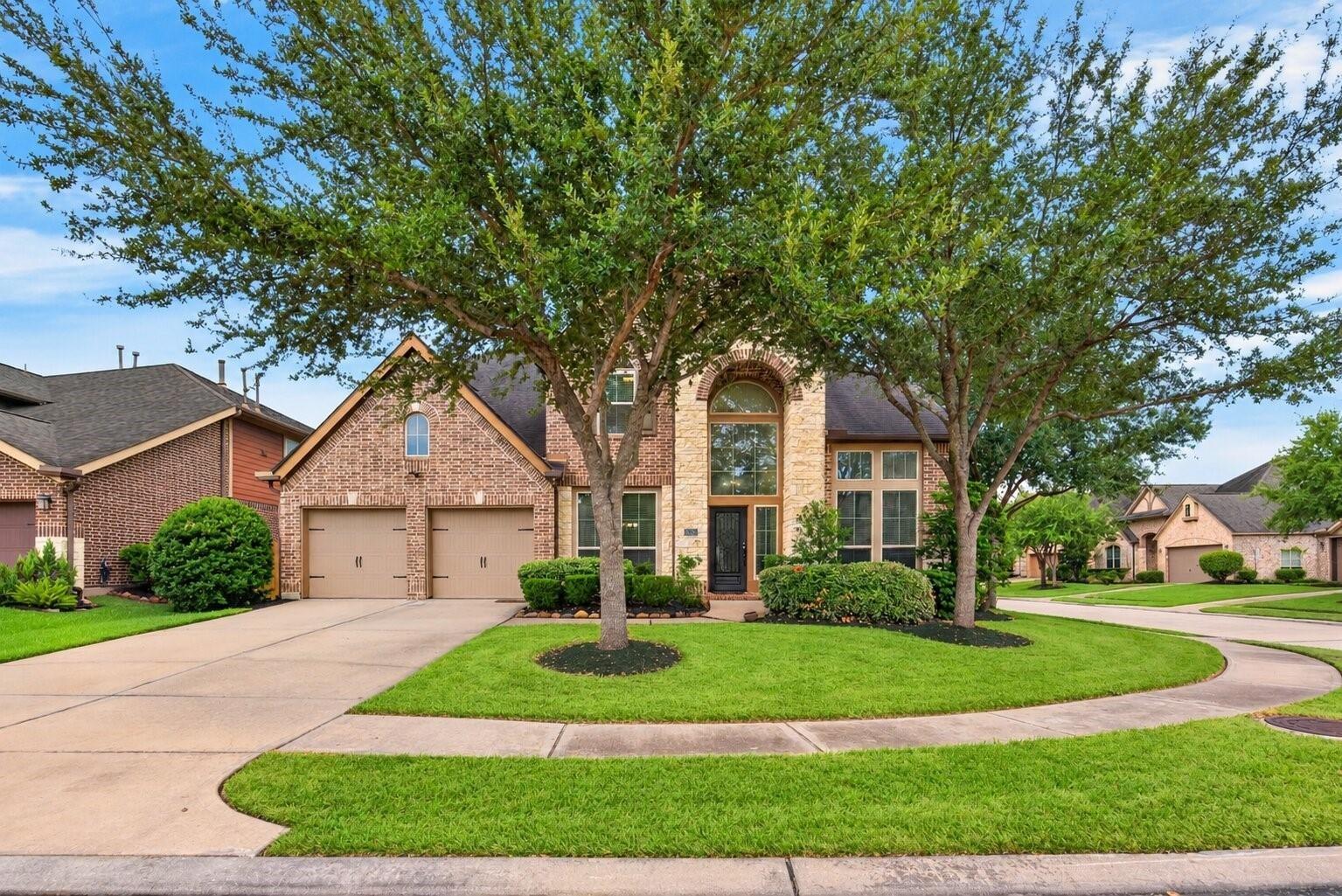 Harvest Moon Ln, Pearland, TX 77584