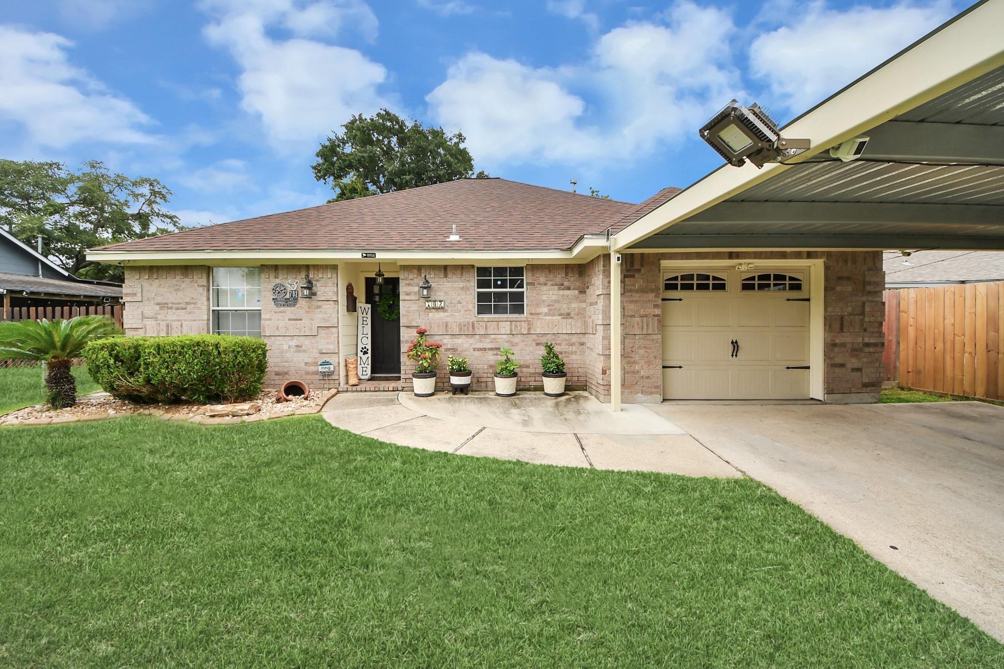 Ruth St, Baytown, TX 77520
