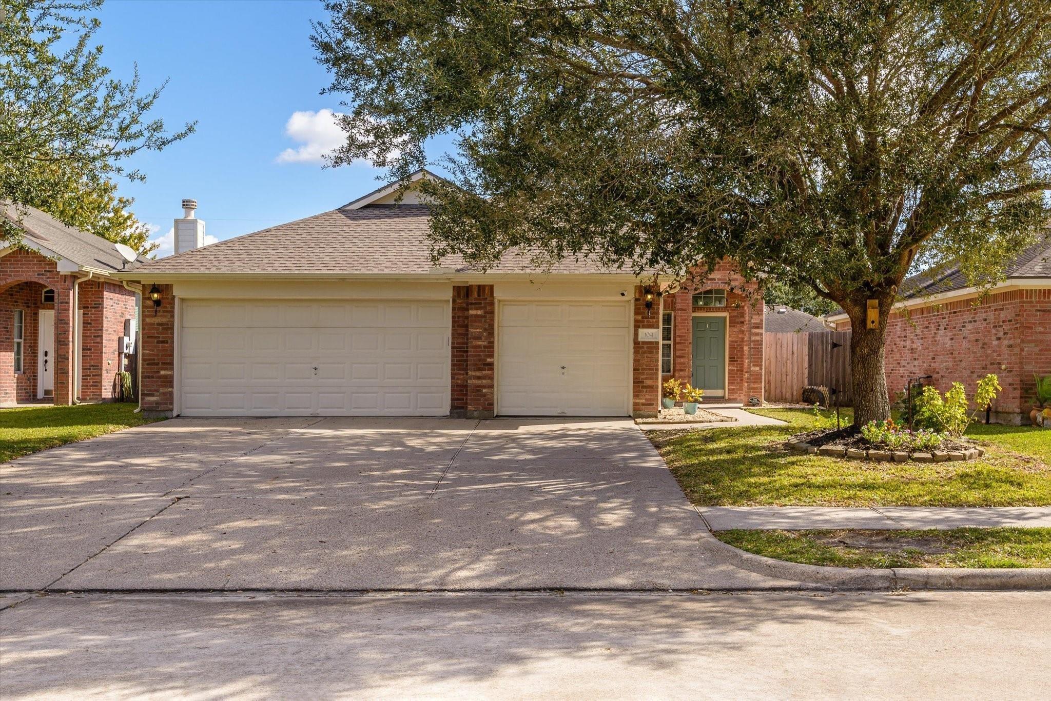 Laurel Meadow Ct, La Marque, TX 77568