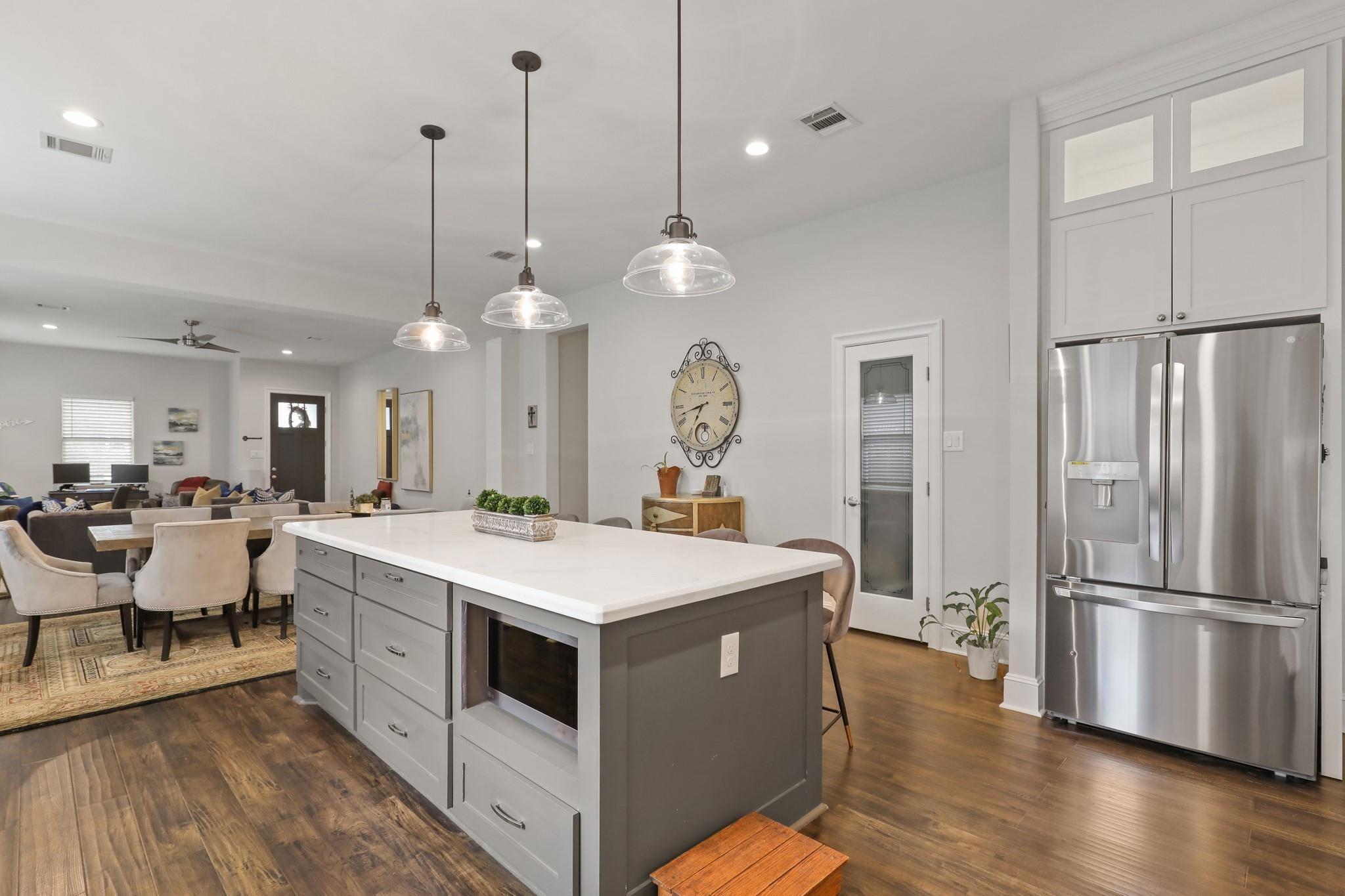 Eleanor St, Houston, TX 77009