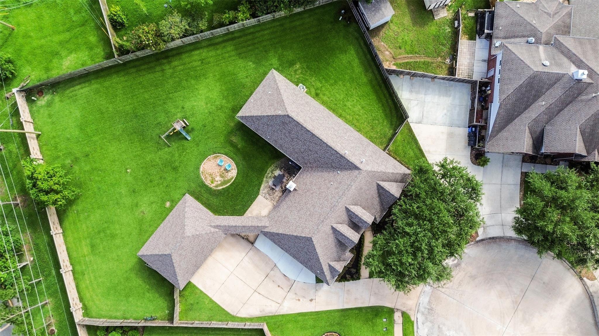 High Ridge Cir, Friendswood, TX 77546