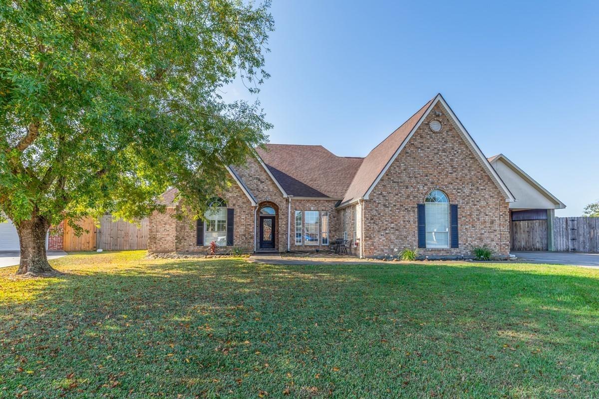 Winchester Dr, Bridge City, TX 77611