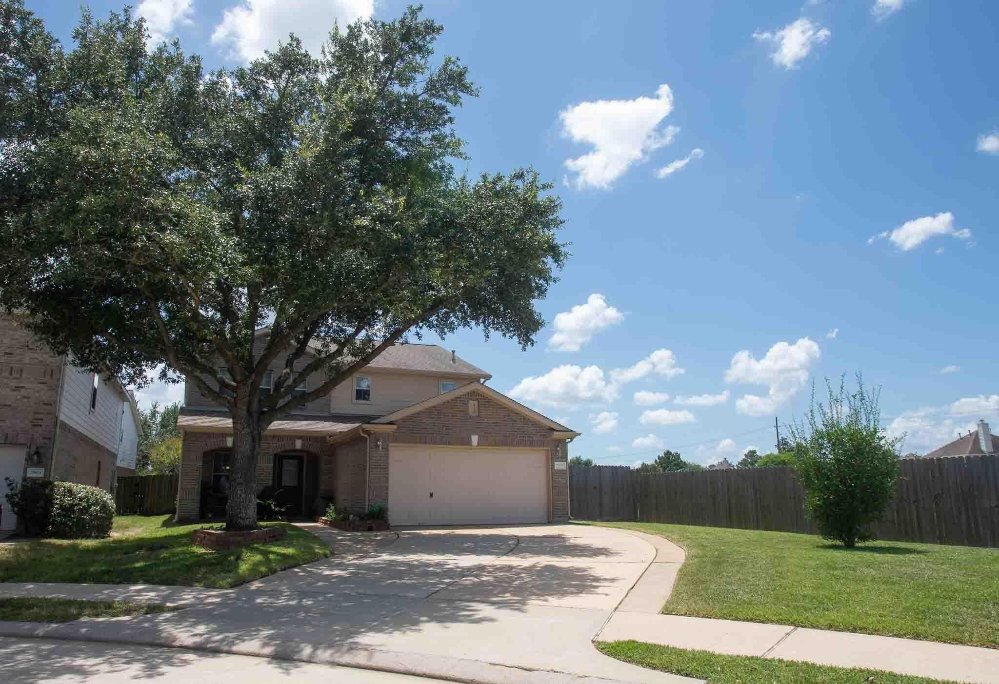 N Legends Bend Ln, Spring, TX 77386