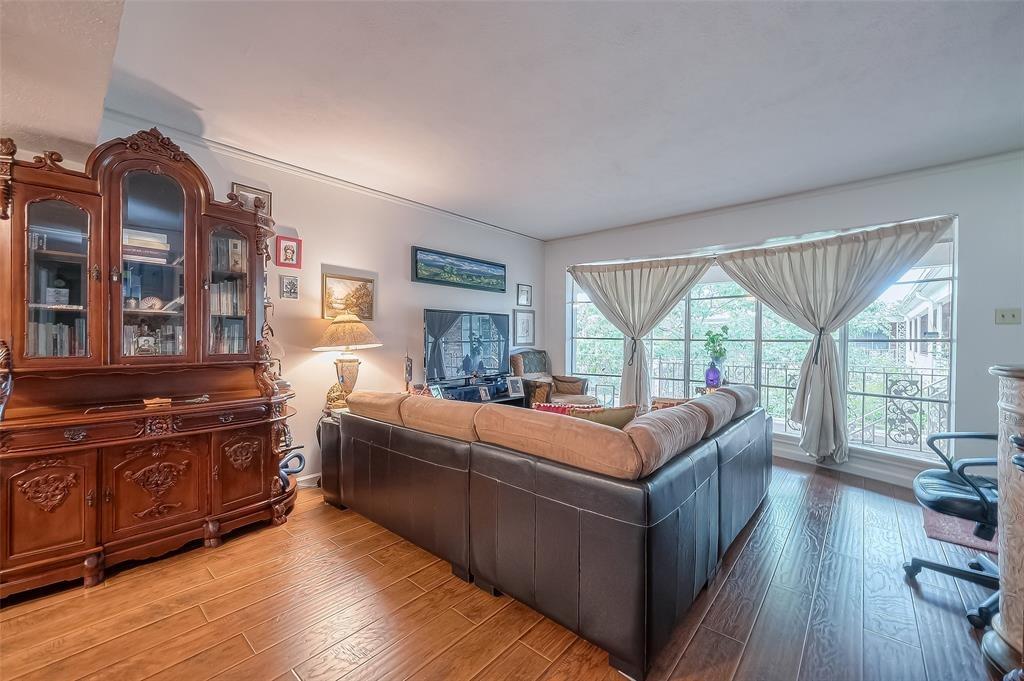 Briarhurst Dr, Houston, TX 77057