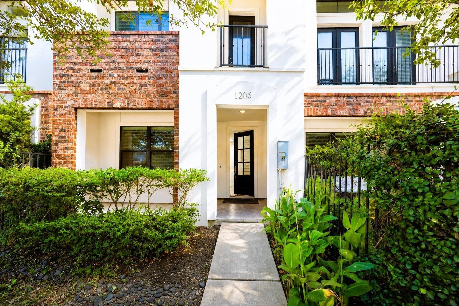 W Dallas St, Houston, TX 77019