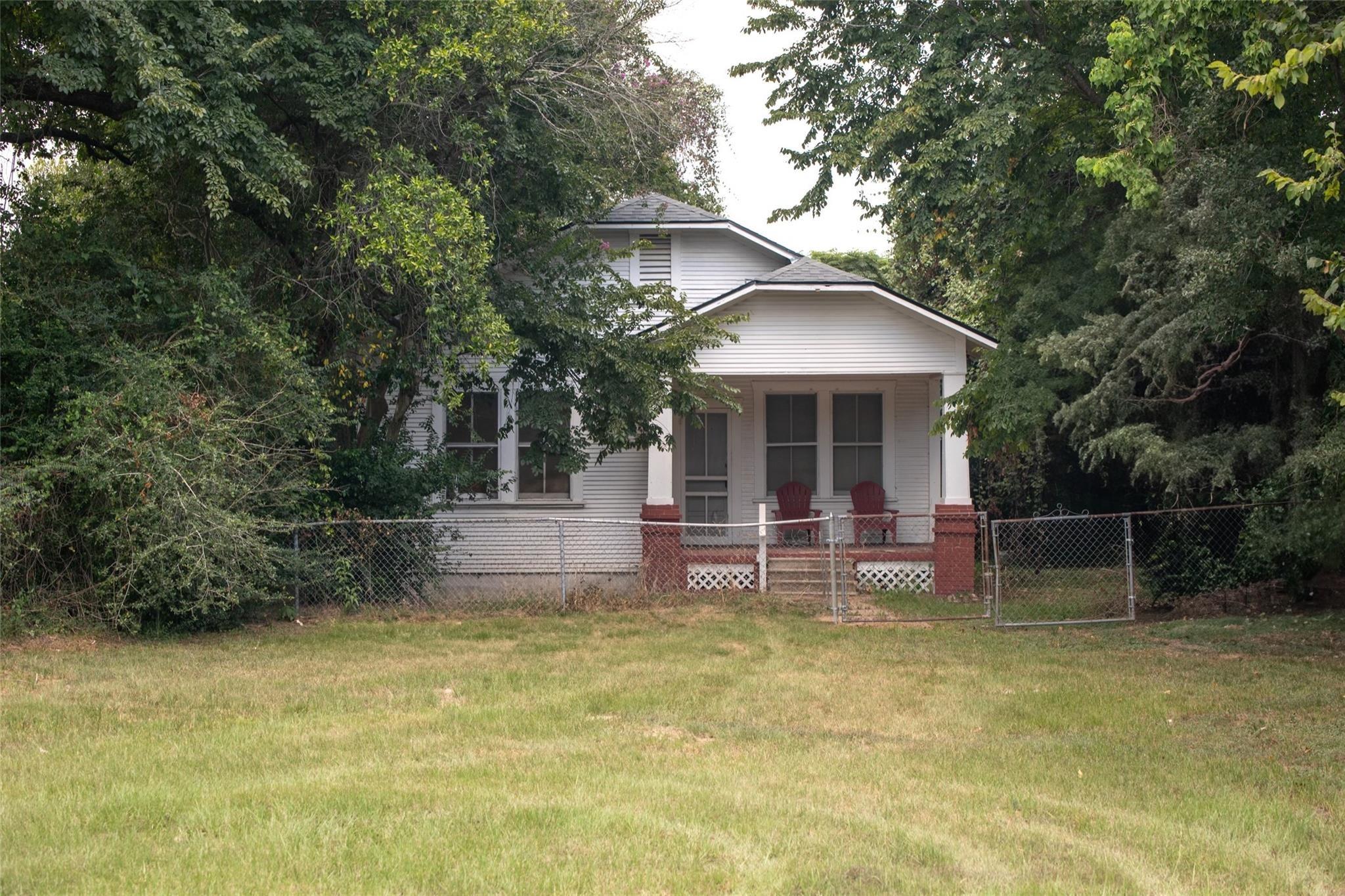 19th St, Hempstead, TX 77445