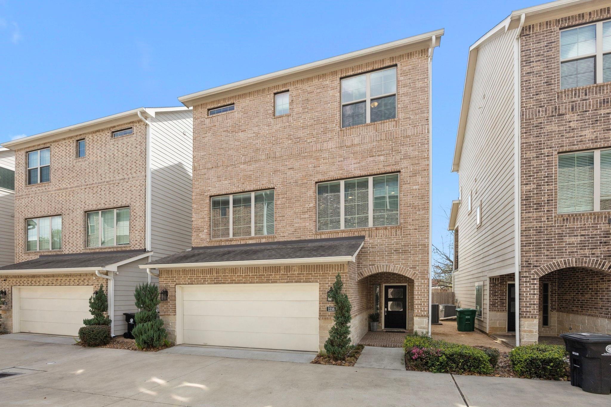 Murrayhill Dr, Houston, TX 77043