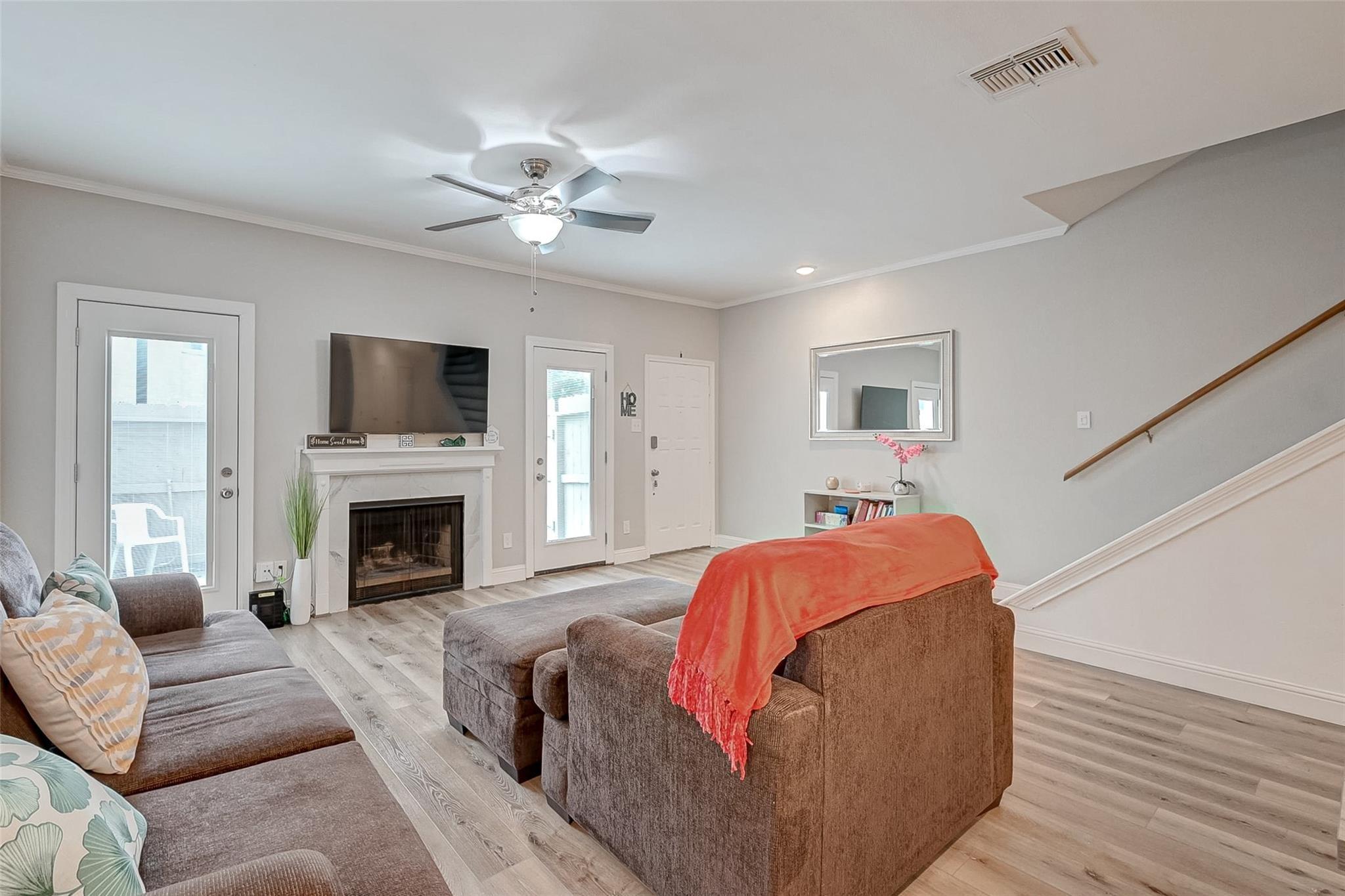 El Mundo St, Houston, TX 77054
