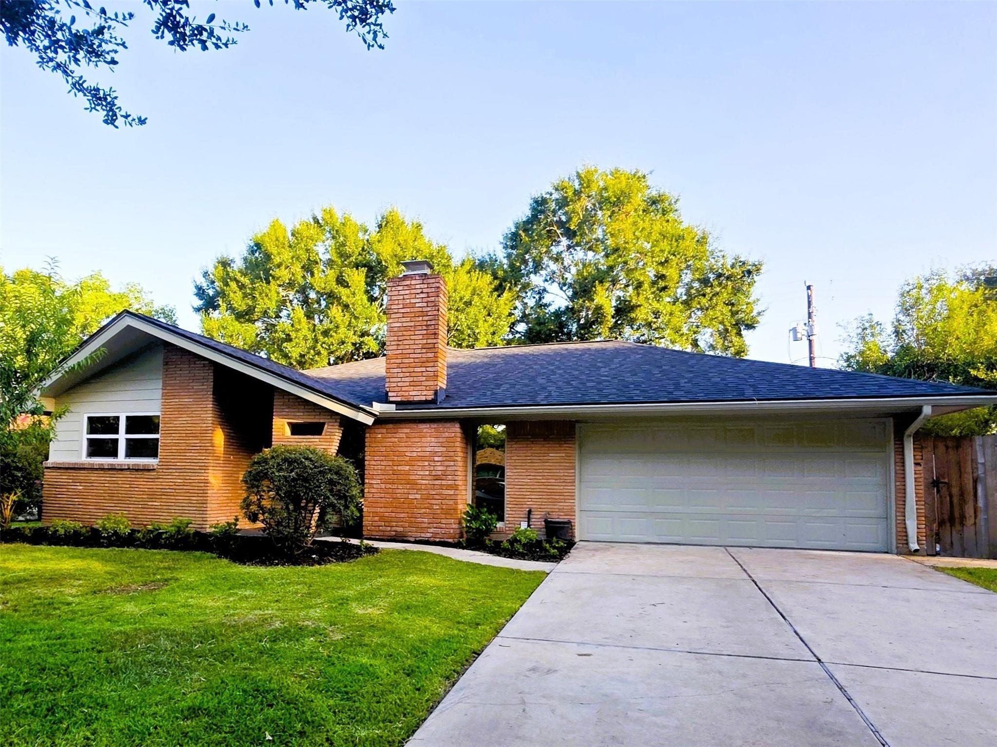 Briarbend Dr, Houston, TX 77096