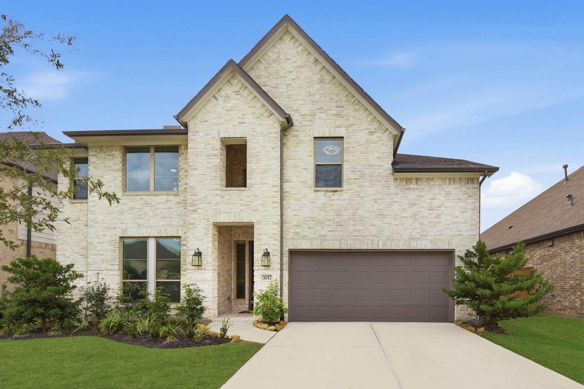 Secret Lagoon Ln, La Marque, TX 77568