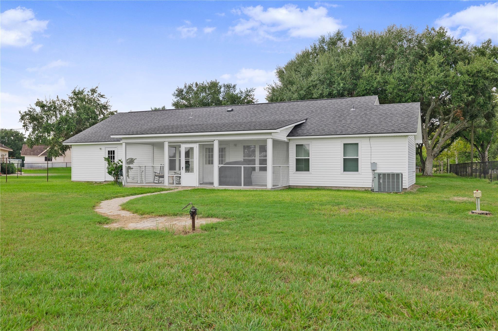 Lakeoak, Victoria, TX 77905