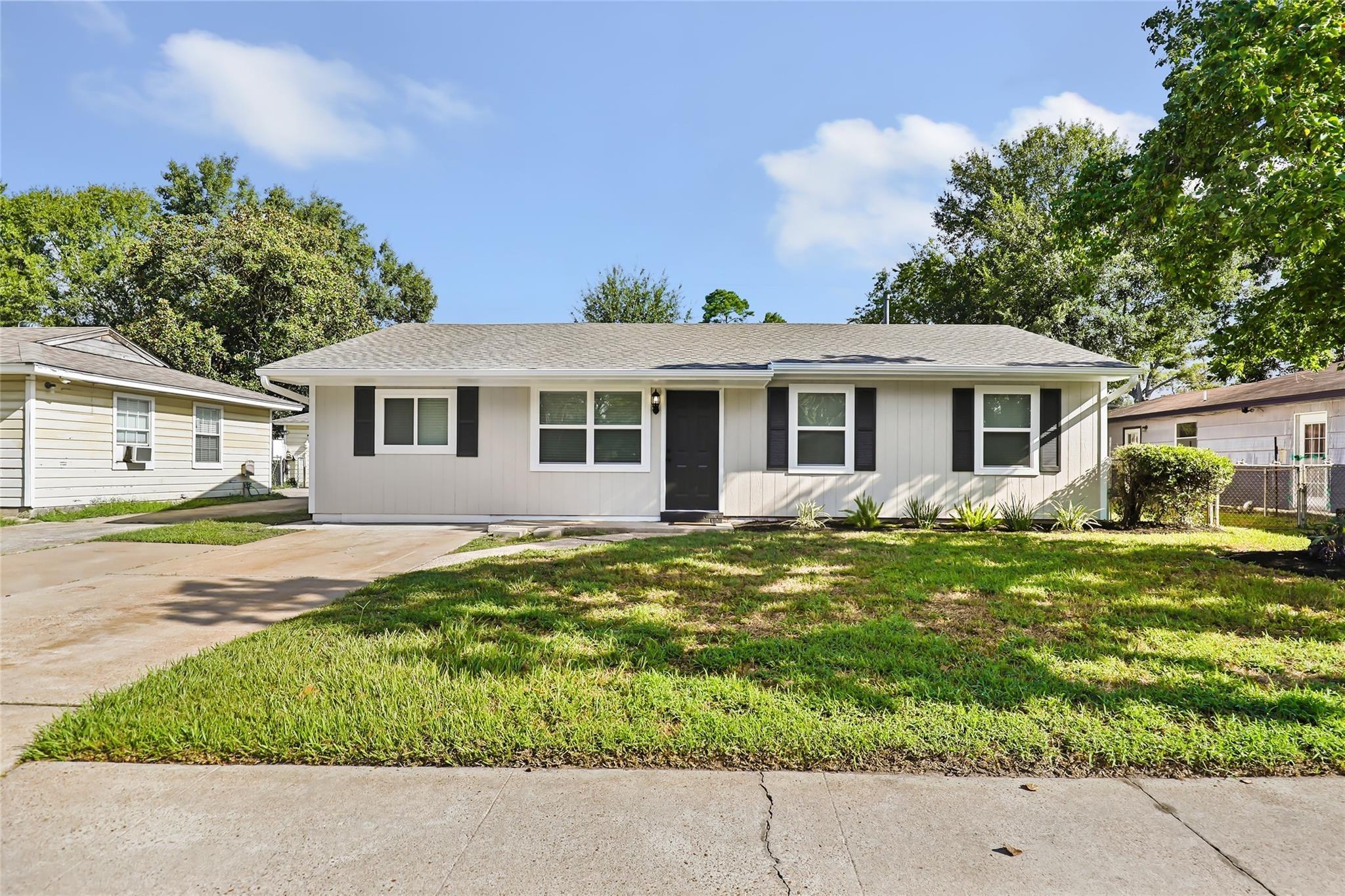 Oak Village Dr, Humble, TX 77396