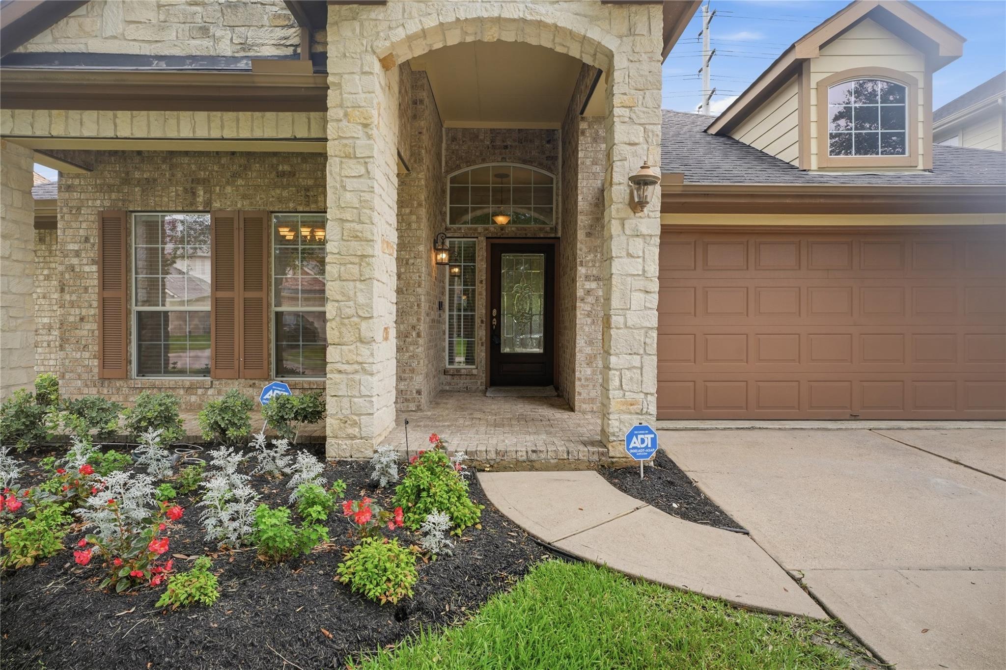 Flat Creek Dr, Pearland, TX 77584