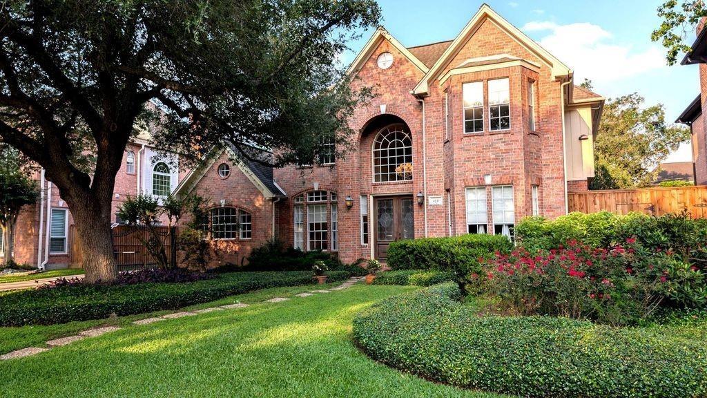 Ferndale St, Bellaire, TX 77401