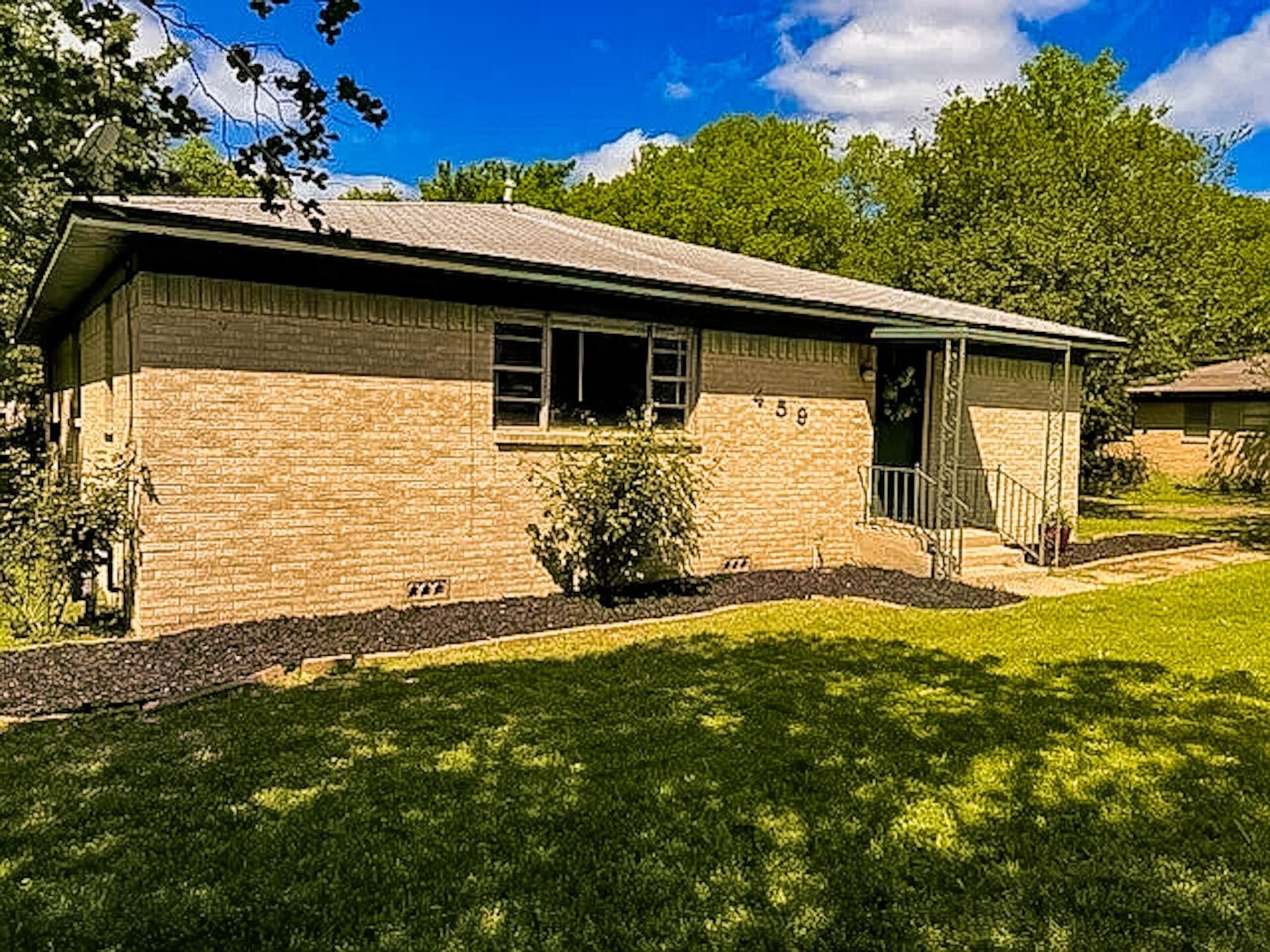 Davis St, Fairfield, TX 75840