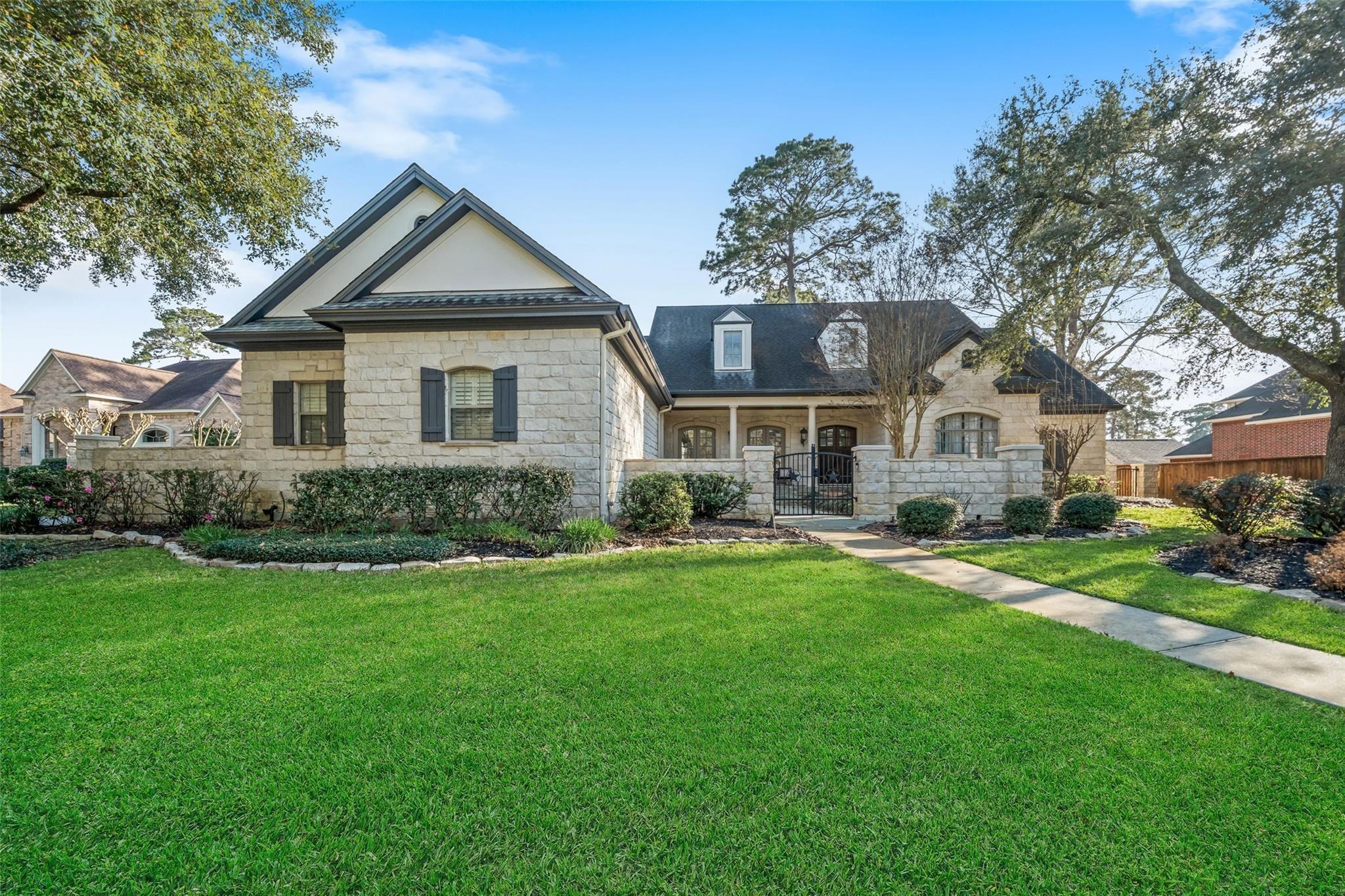 Forest Green Trl, Kingwood, TX 77339