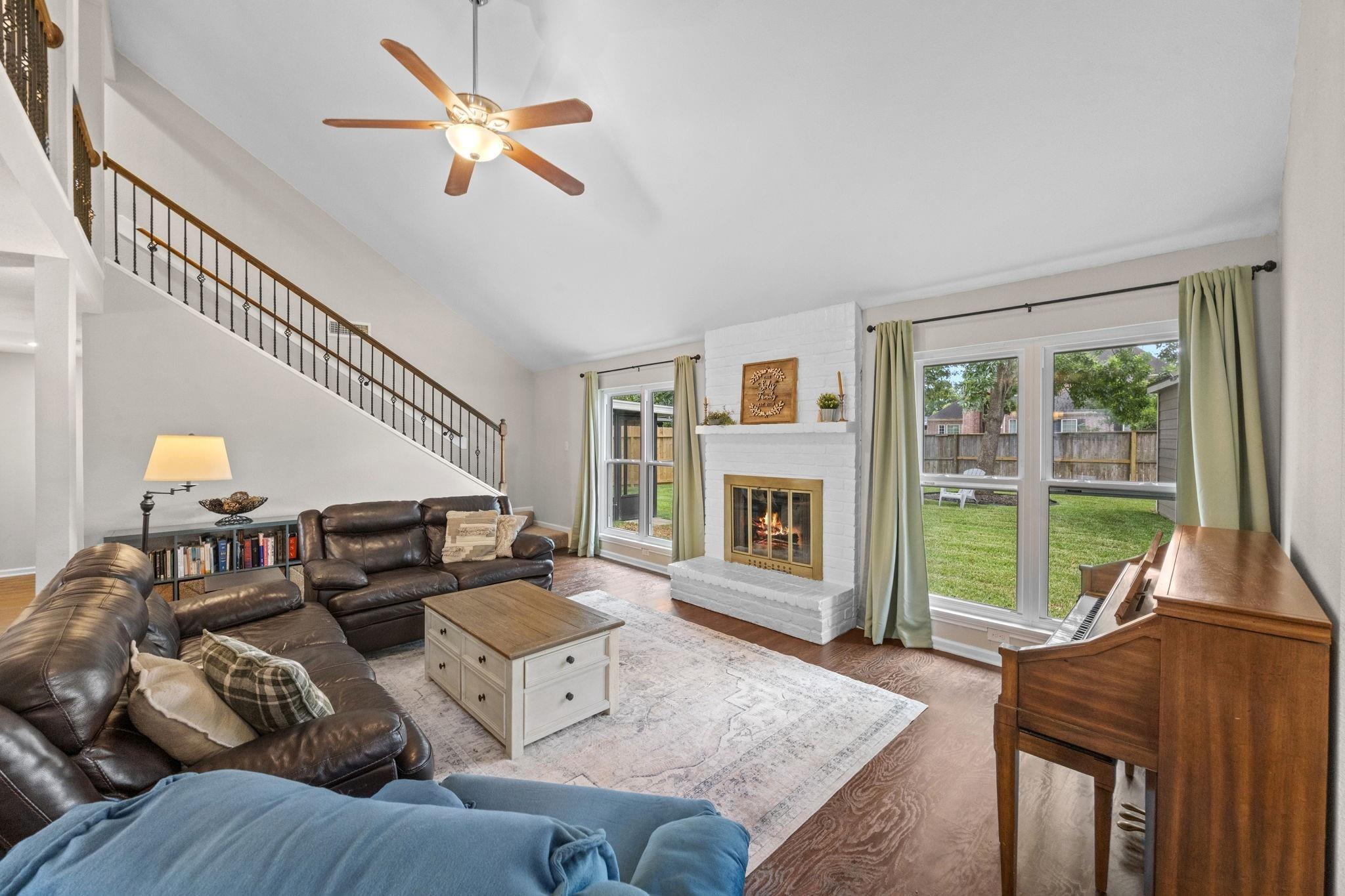 Ivymount Dr, Sugar Land, TX 77498