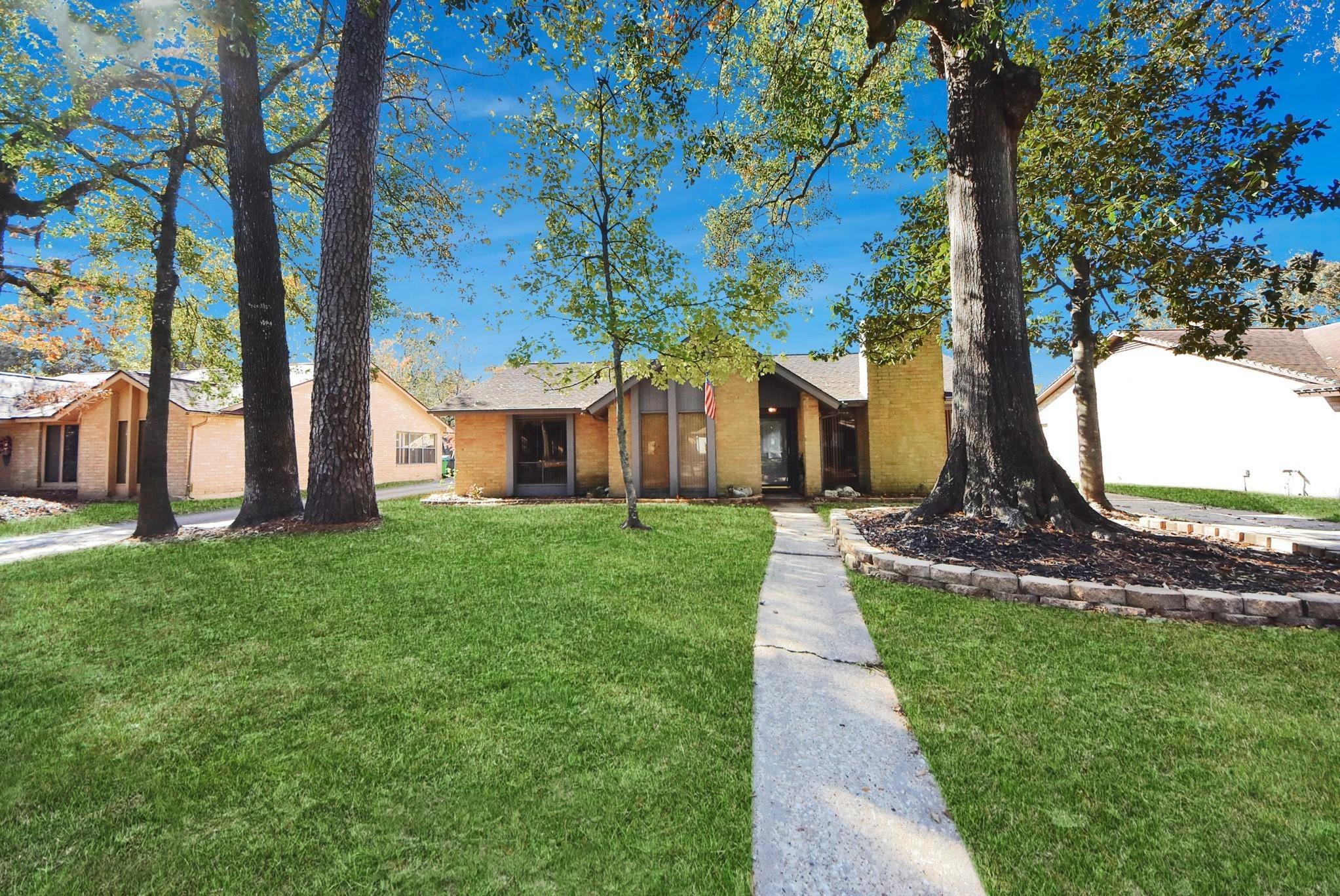 Cedar Forest Dr, Kingwood, TX 77339