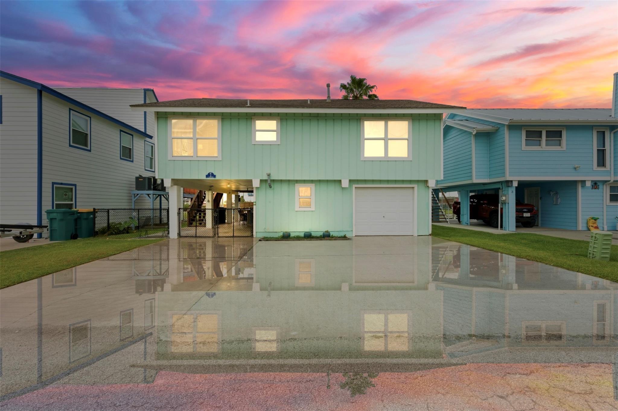 S Sandpiper St, La Marque, TX 77568