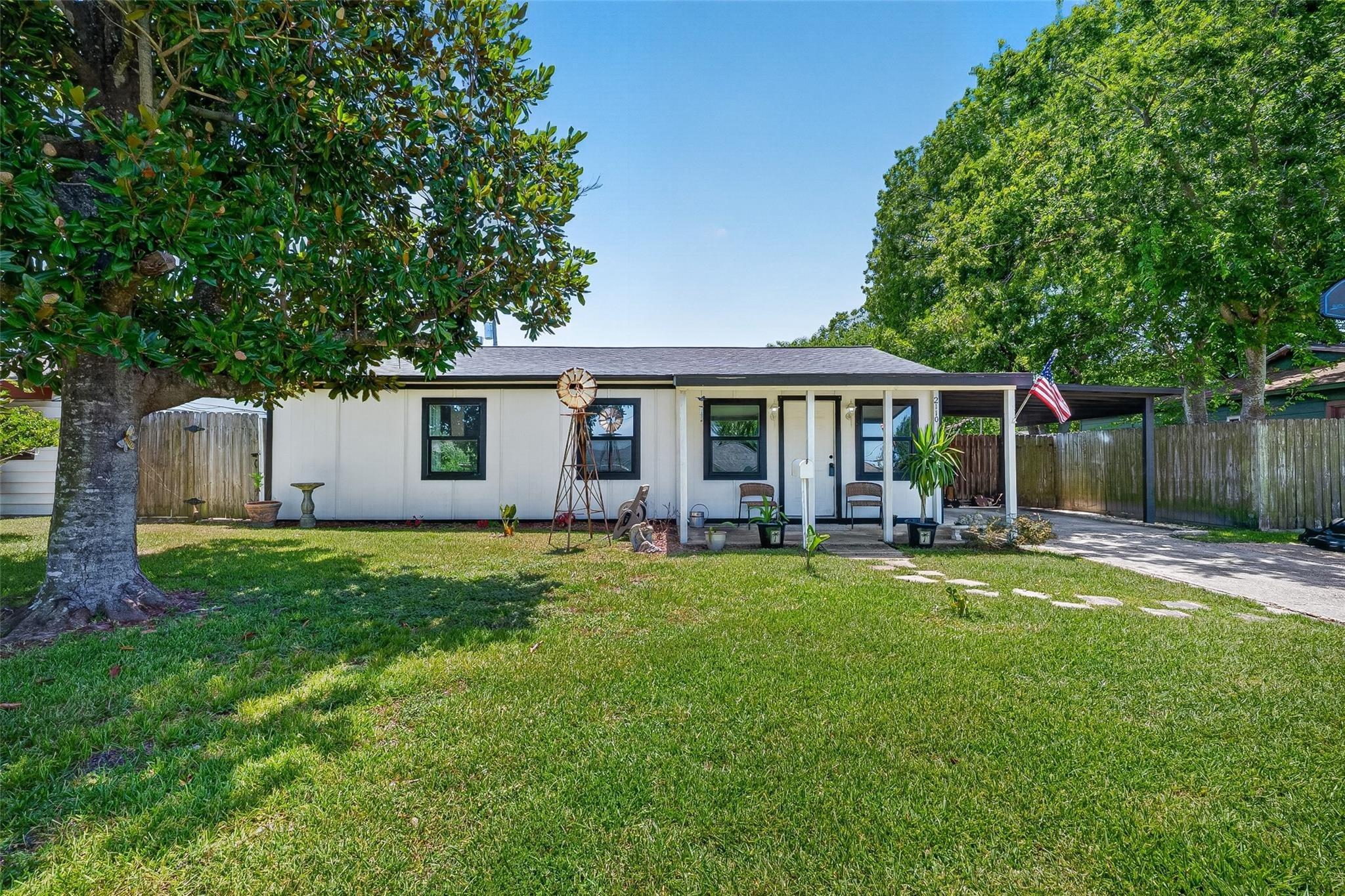 Hillshire Dr, Deer Park, TX 77536