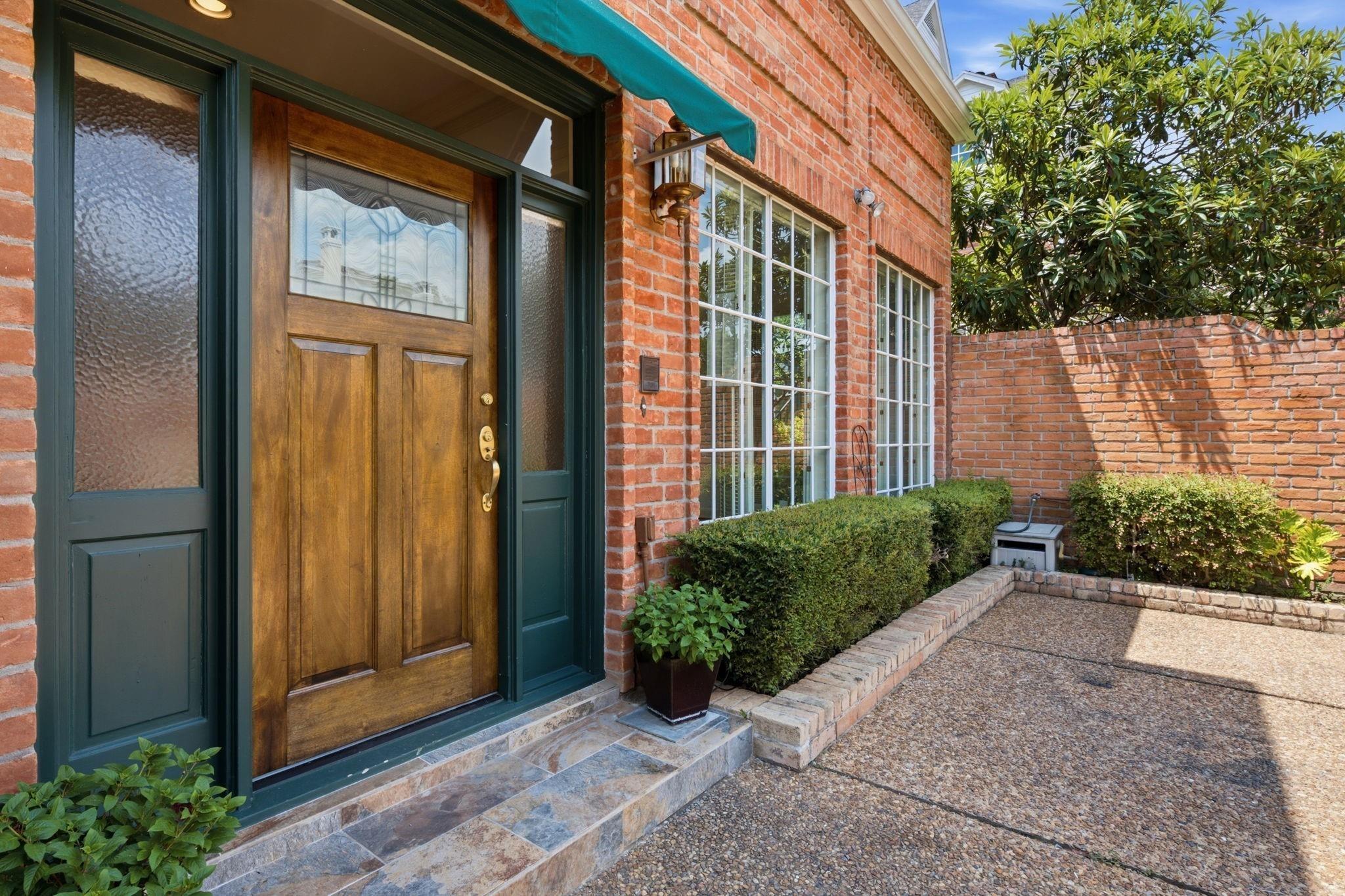 Nantucket Dr, Houston, TX 77057
