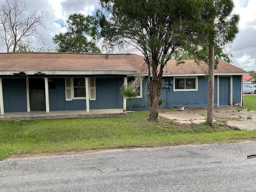 Austin St, Bay City, TX 77414