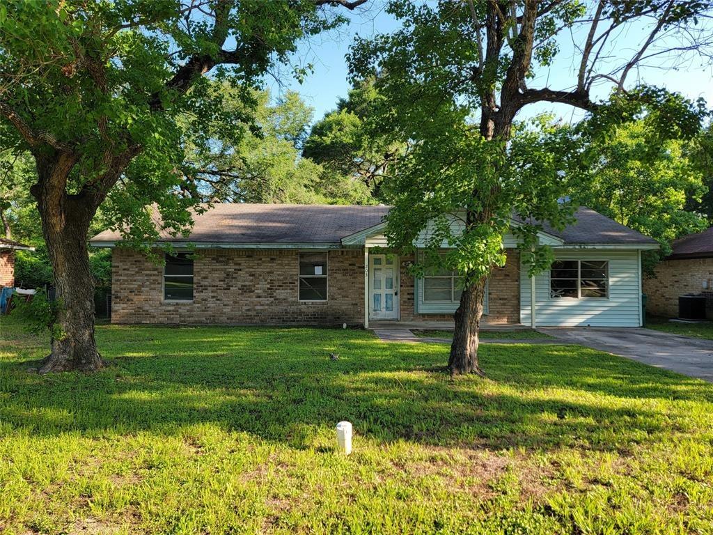 N Forest Dr, Willis, TX 77378