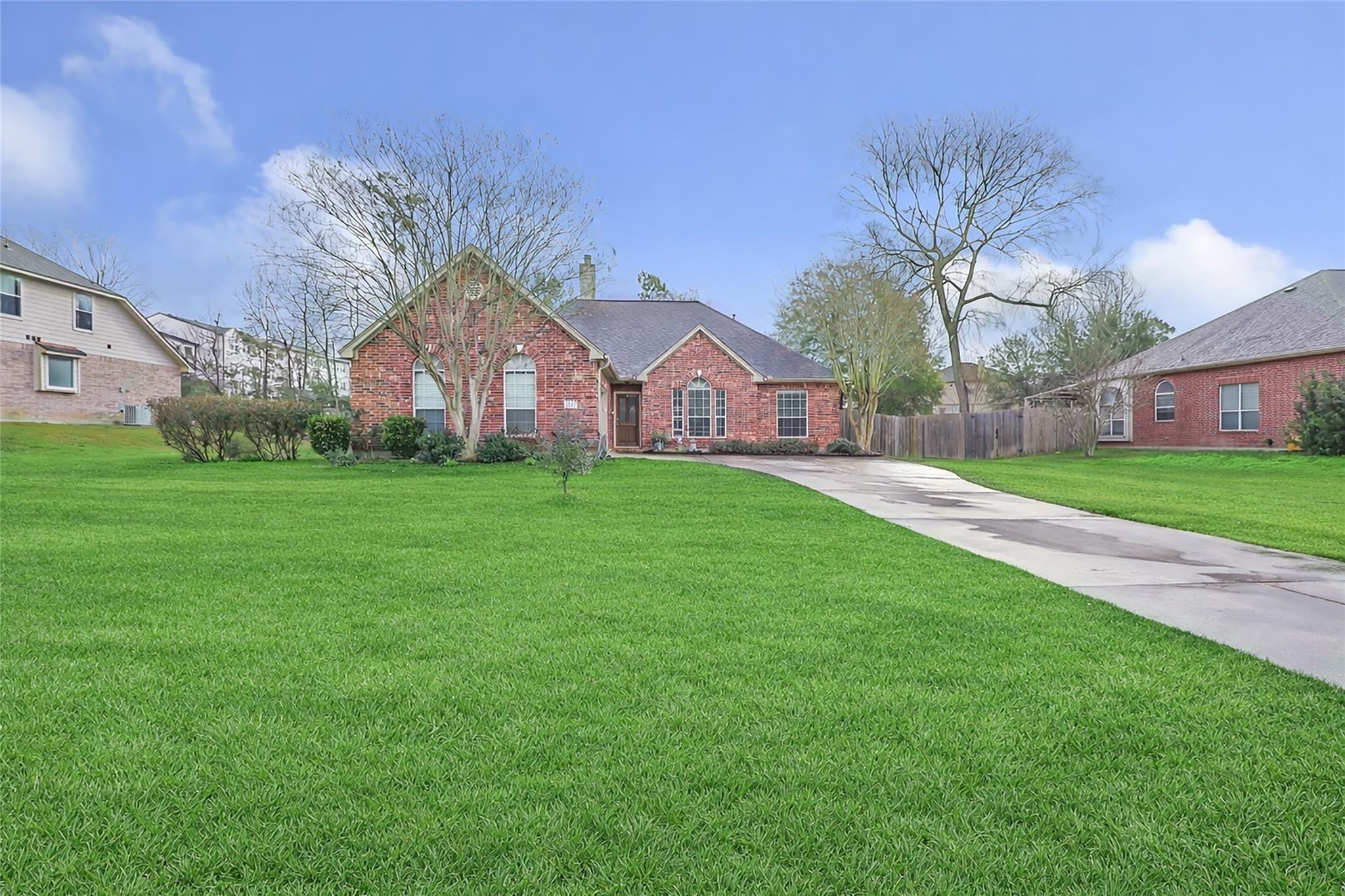 Oak Lndg, Conroe, TX 77304