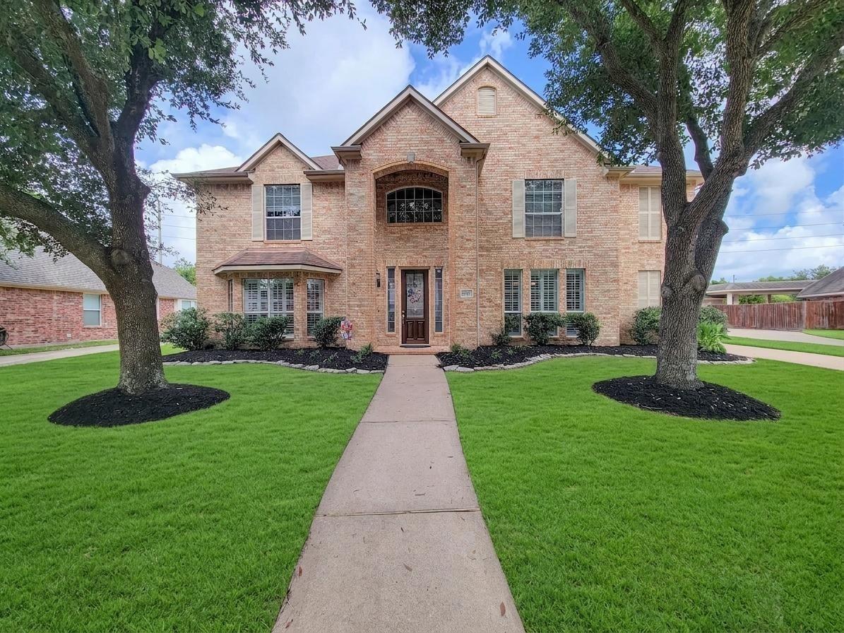 Laguna Trail Dr, Houston, TX 77095