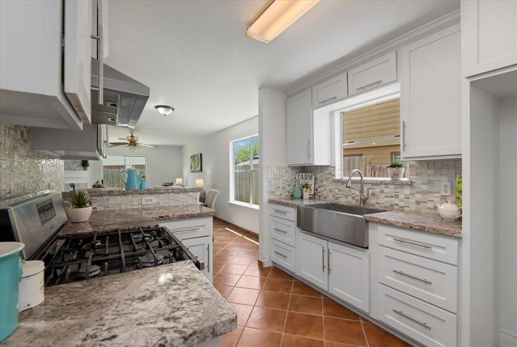 Cold Lake Dr, Houston, TX 77088