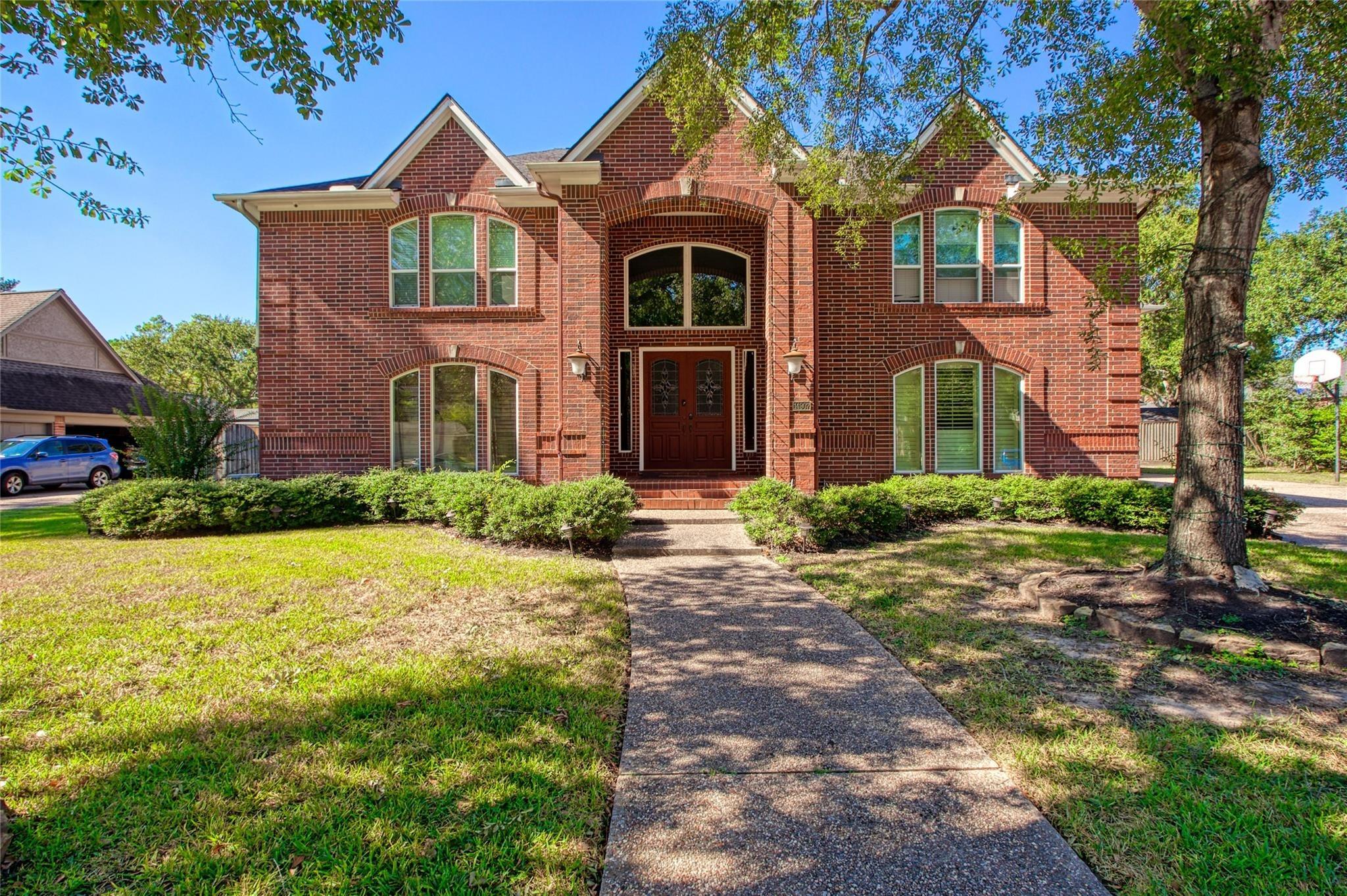 Pine Point Ct, Houston, TX 77070