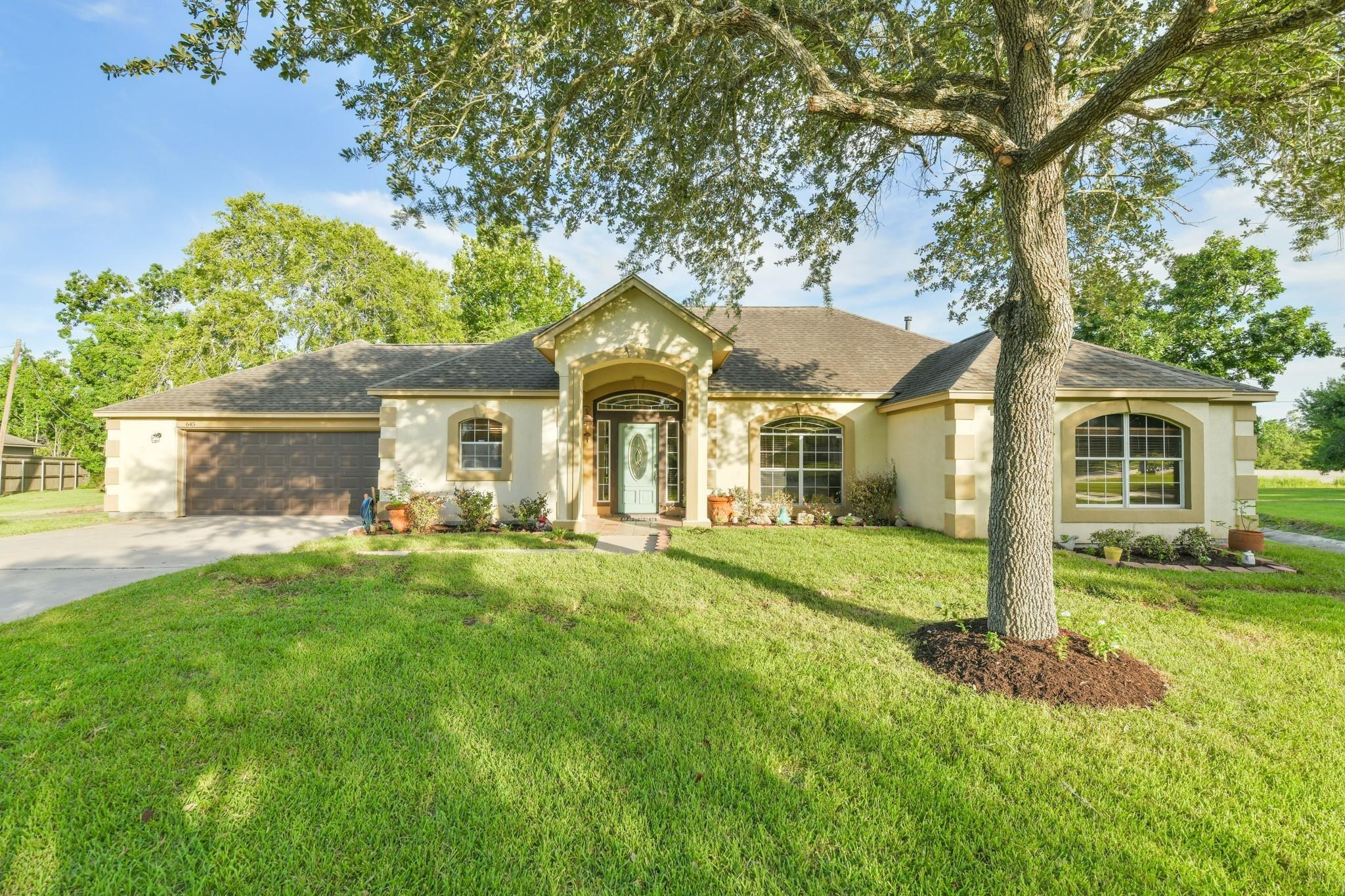 Westwood Cir, La Marque, TX 77568