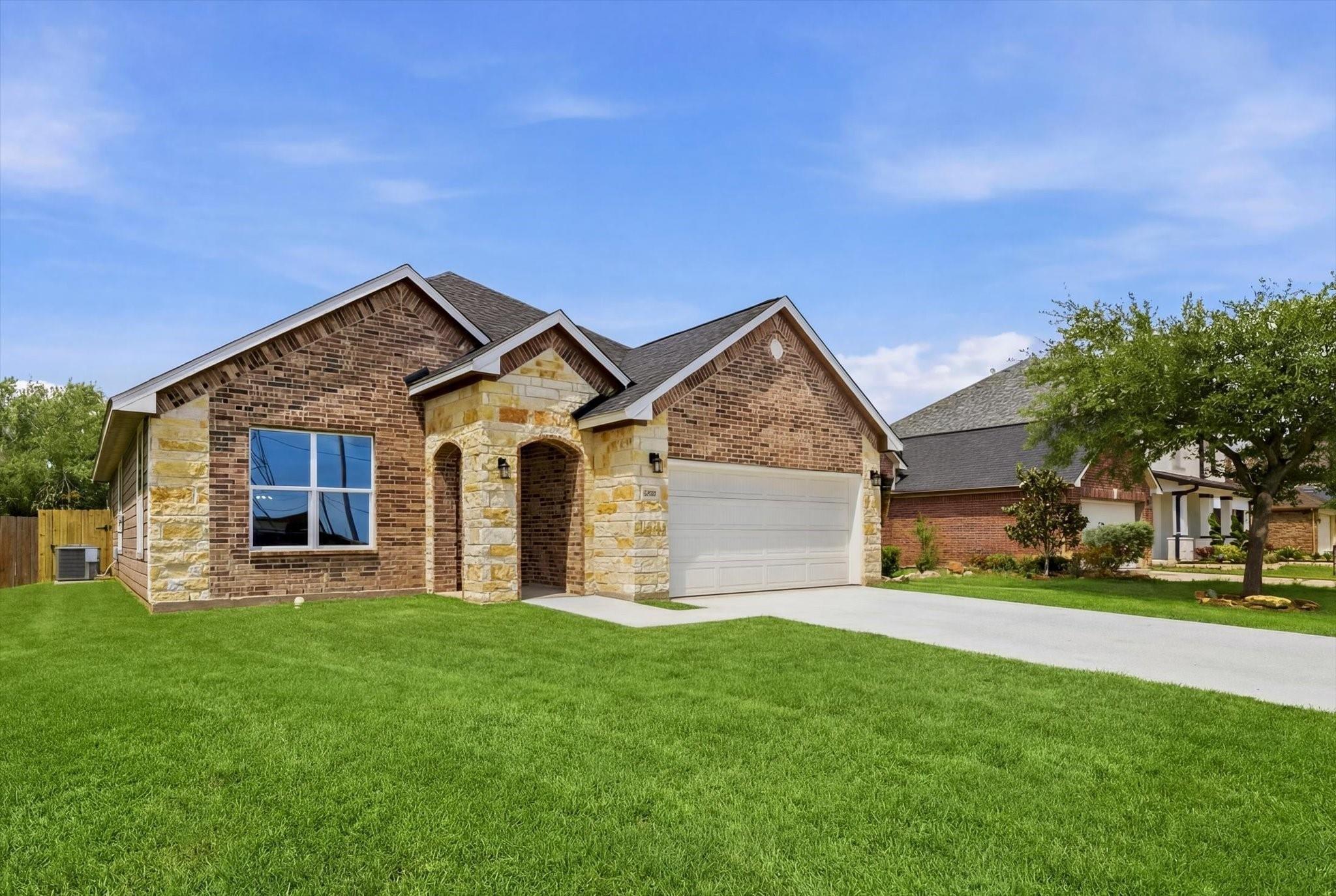 E Meadow Dr, Deer Park, TX 77536