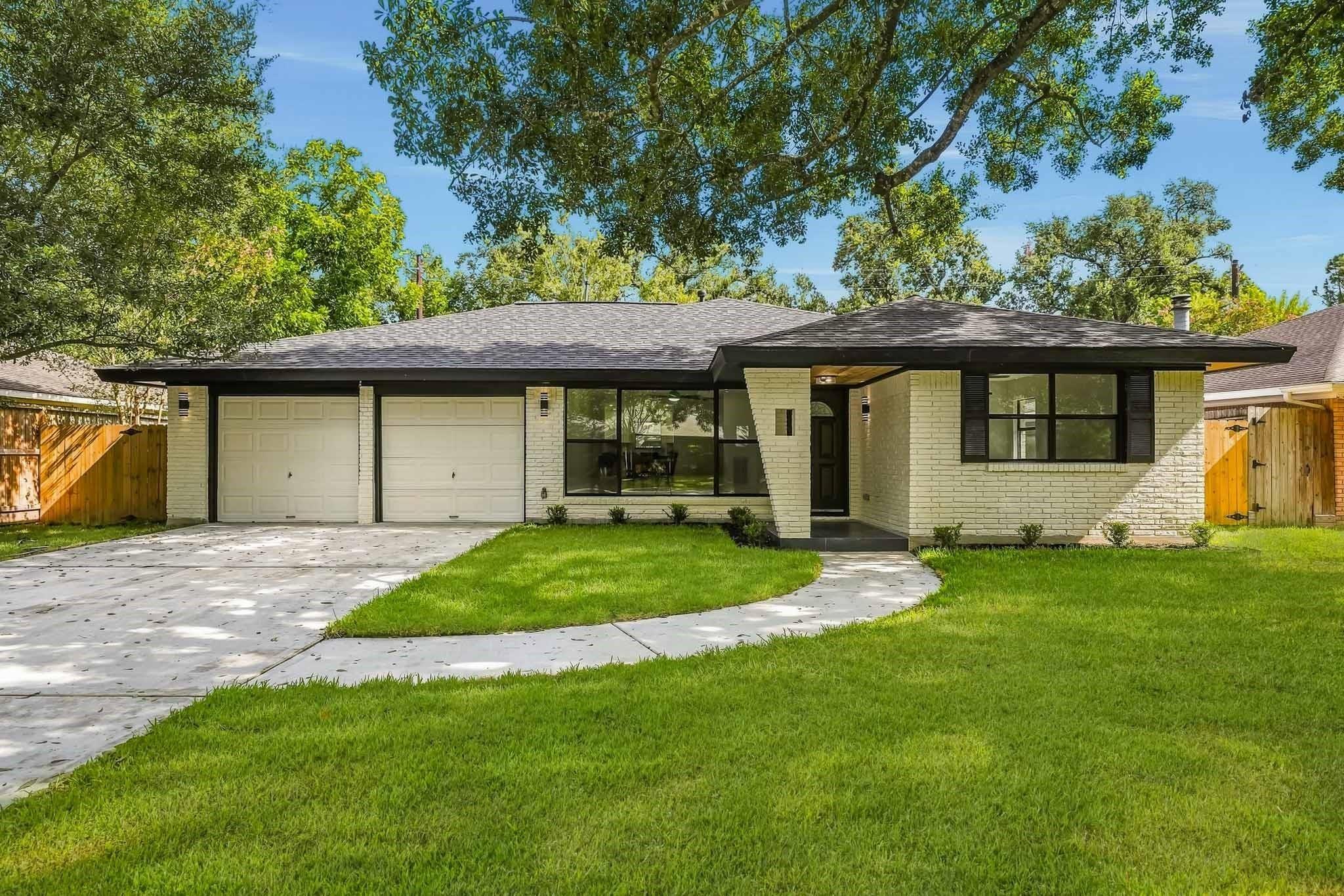 Briarbend Dr, Houston, TX 77096