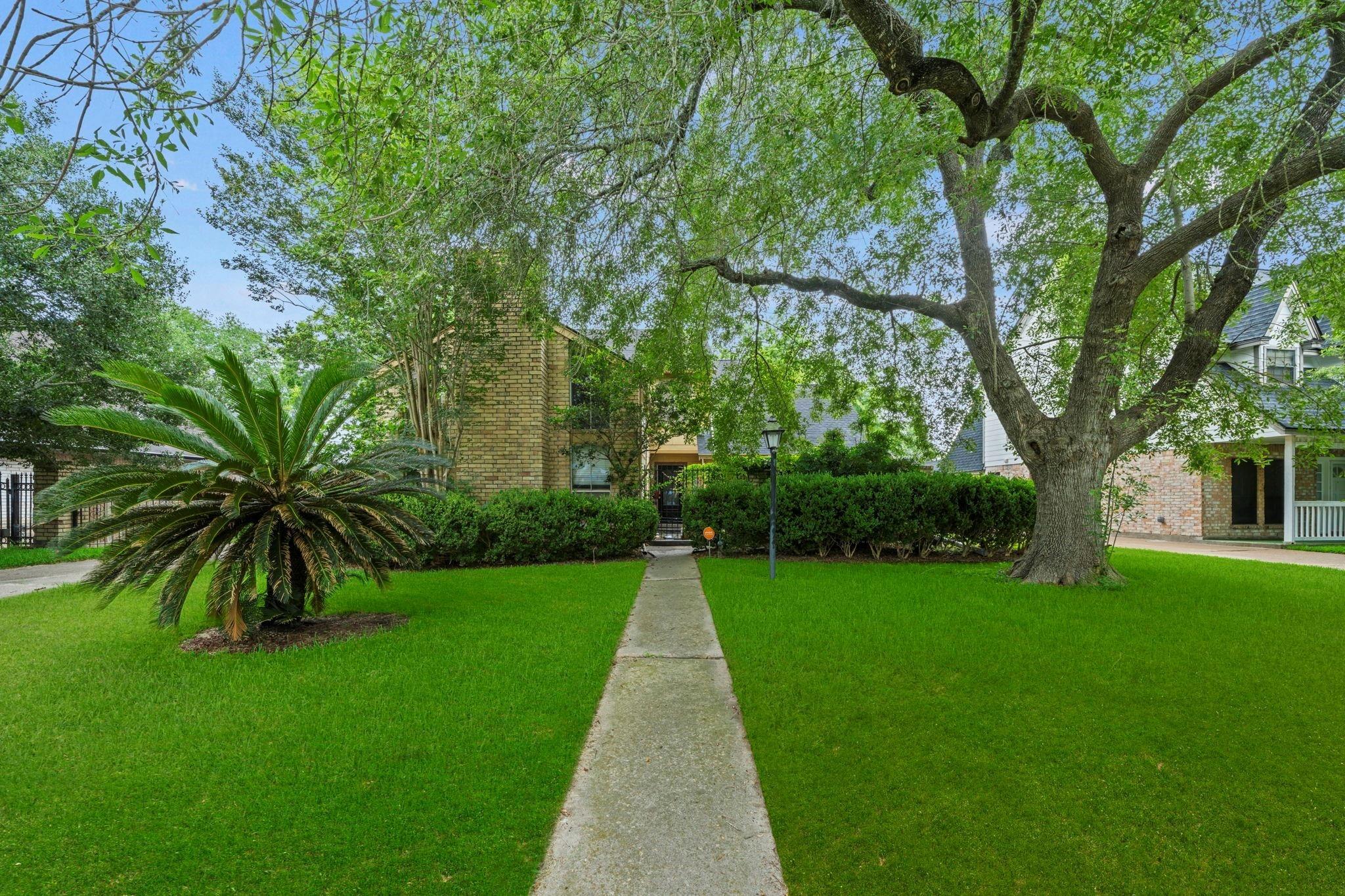 Corona Del Mar Dr, Houston, TX 77083