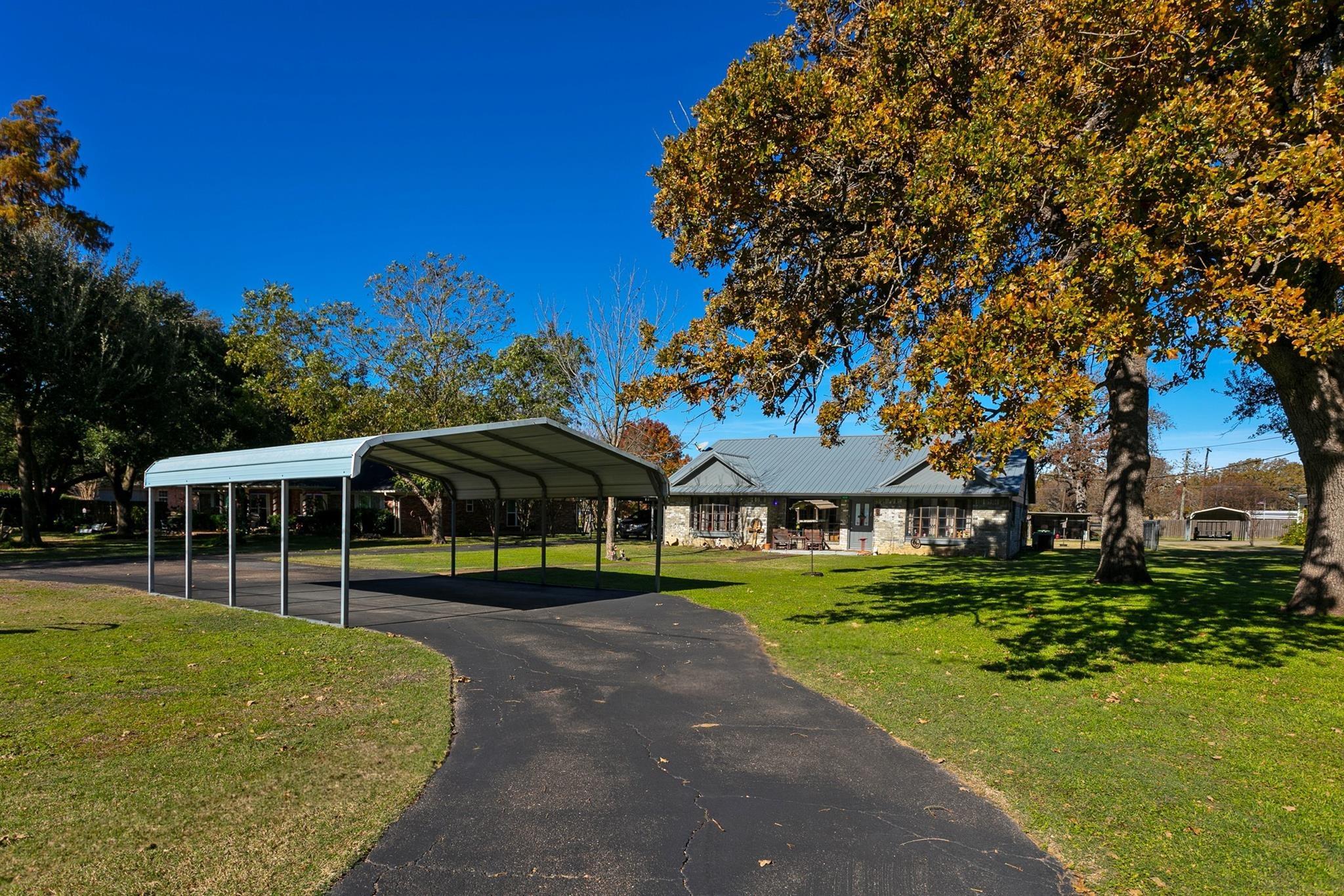 W Morgan St, Franklin, TX 77856