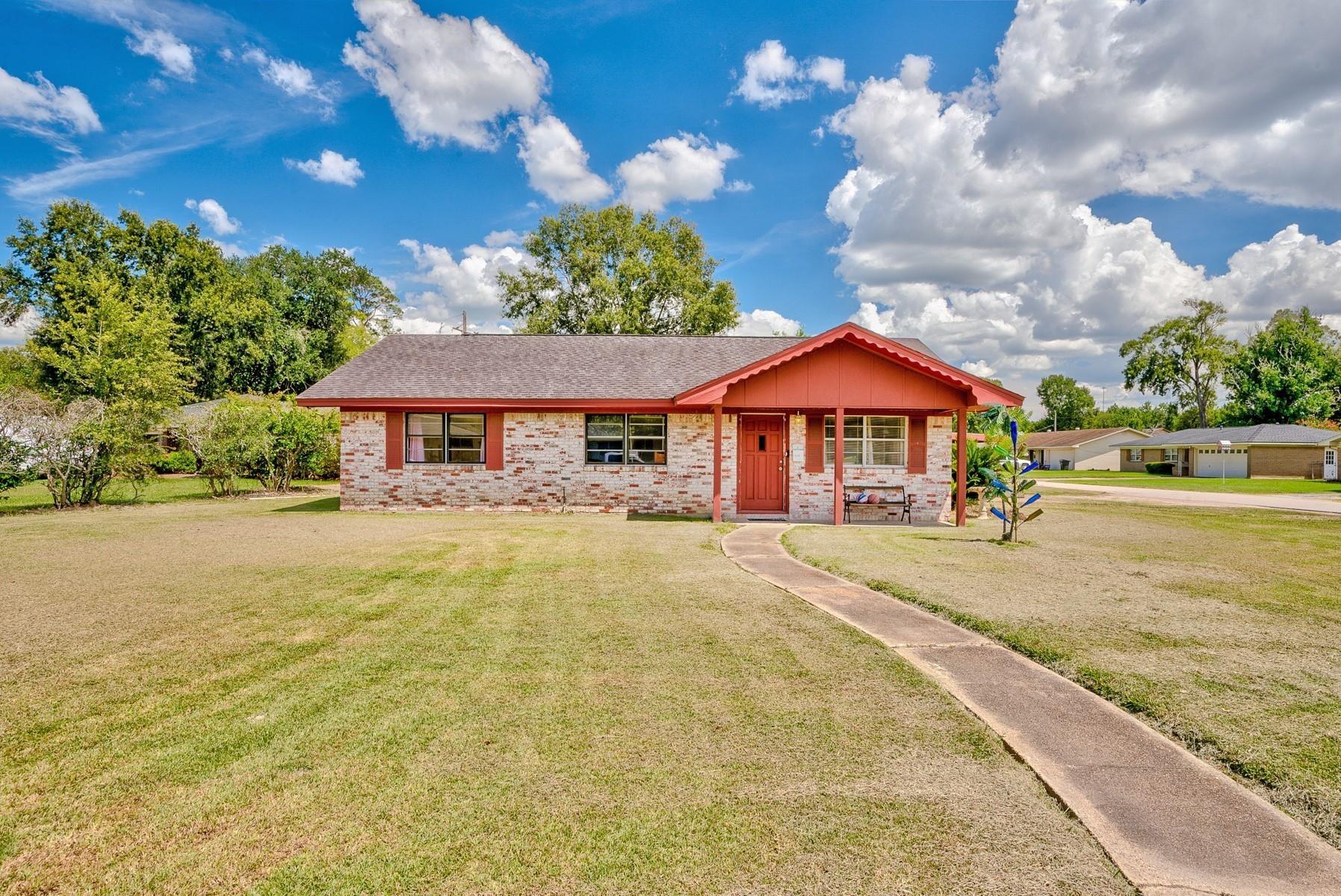 Alma Cir, Vidor, TX 77662