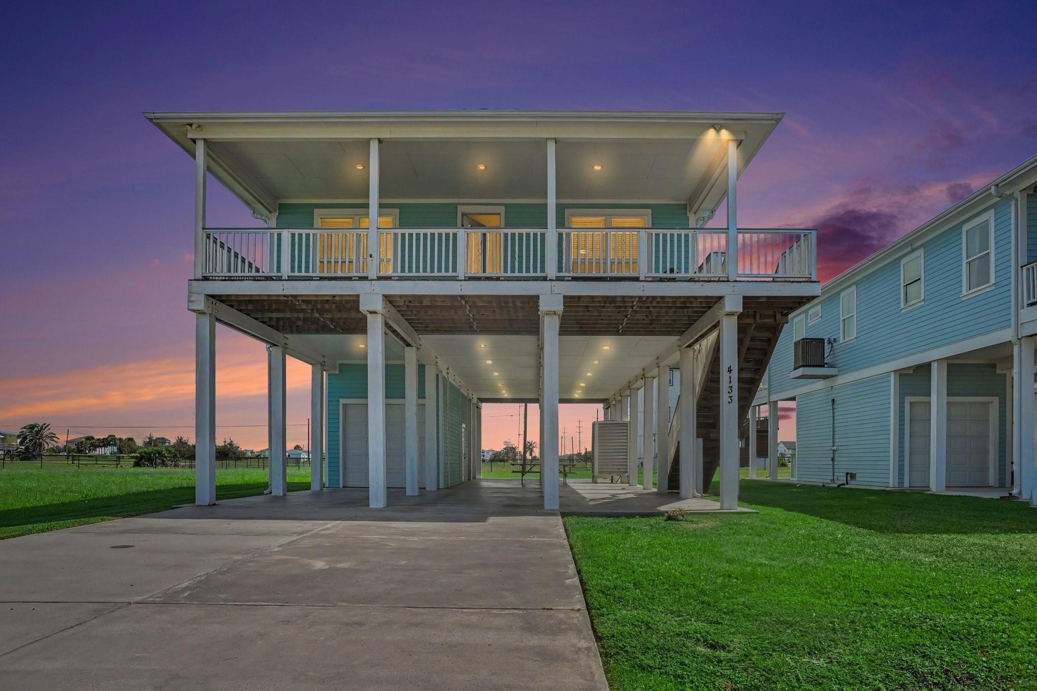 4th St, Galveston, TX 77554