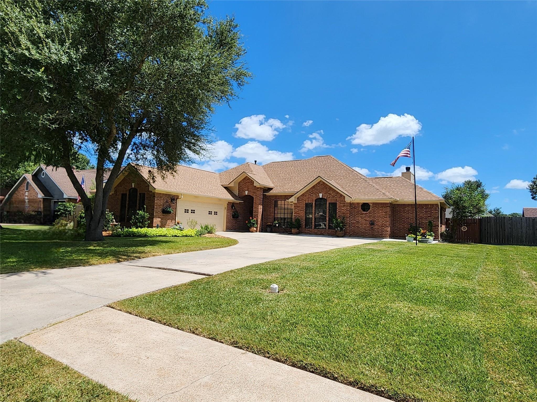 Portulaca St, Lake Jackson, TX 77566