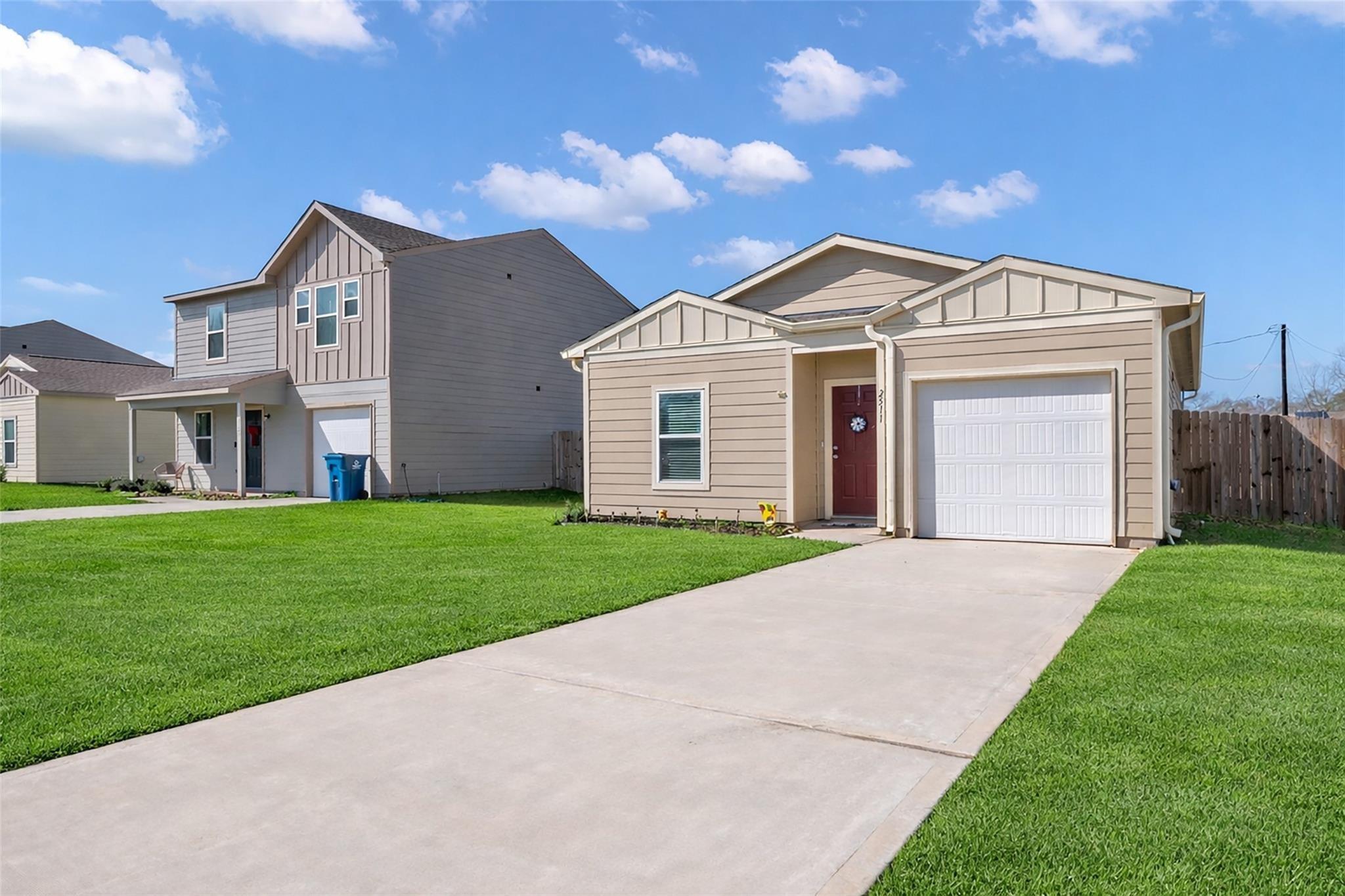 17th St, Hempstead, TX 77445